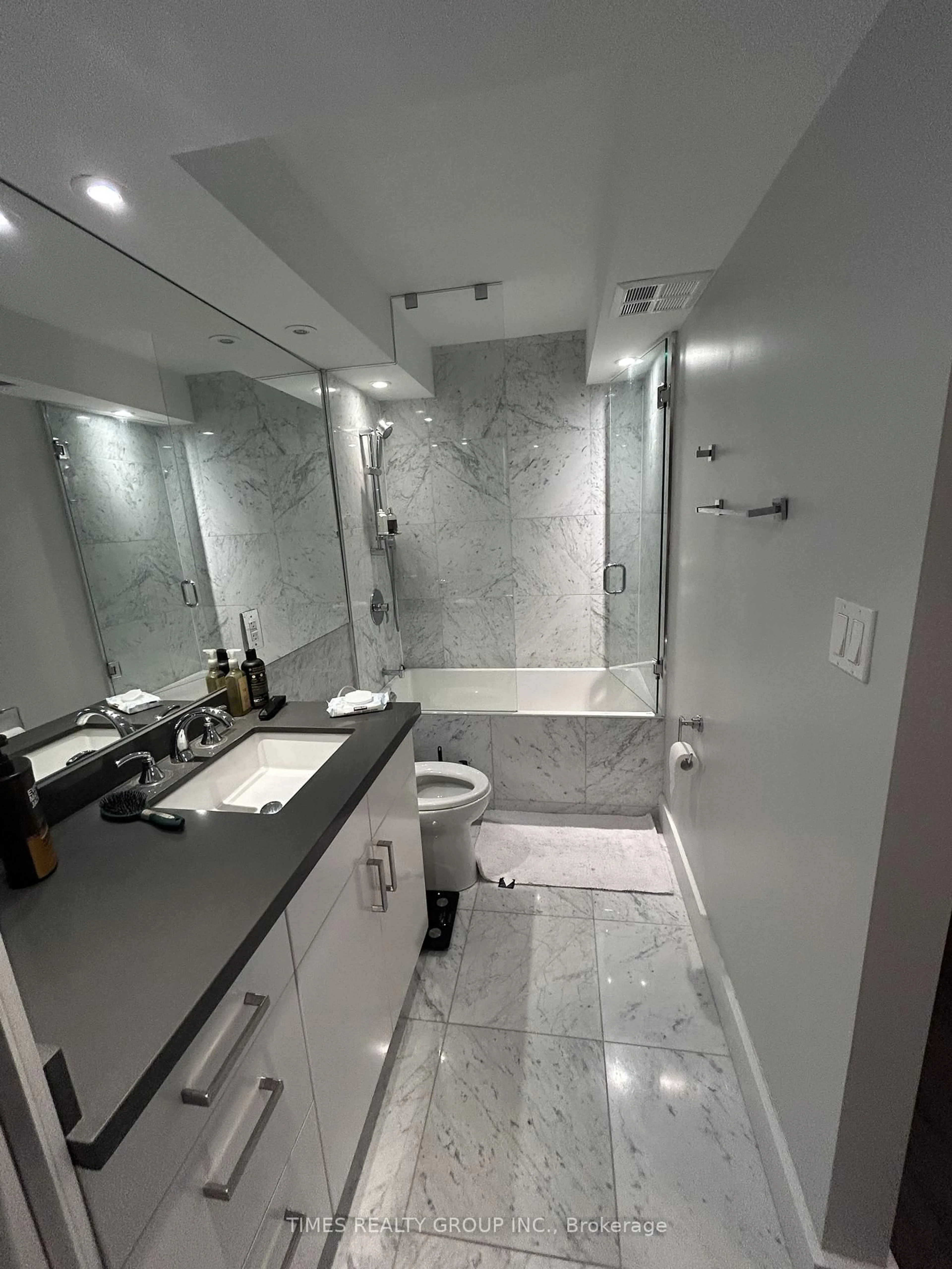Contemporary bathroom, ceramic/tile floor for 80 Cumberland St #301, Toronto Ontario M5R 3V1