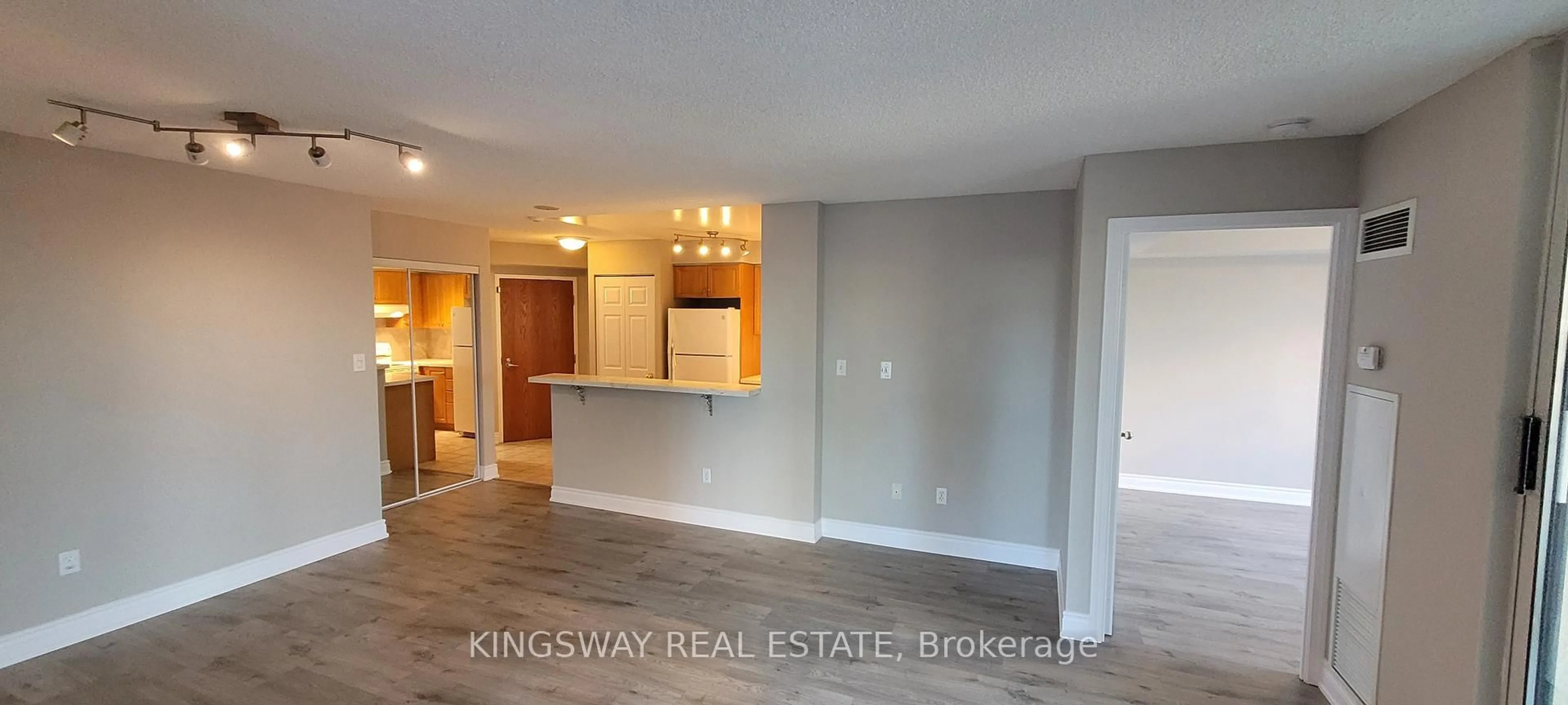 Unknown for 7 Lorraine Dr #812, Toronto Ontario M2N 7H2