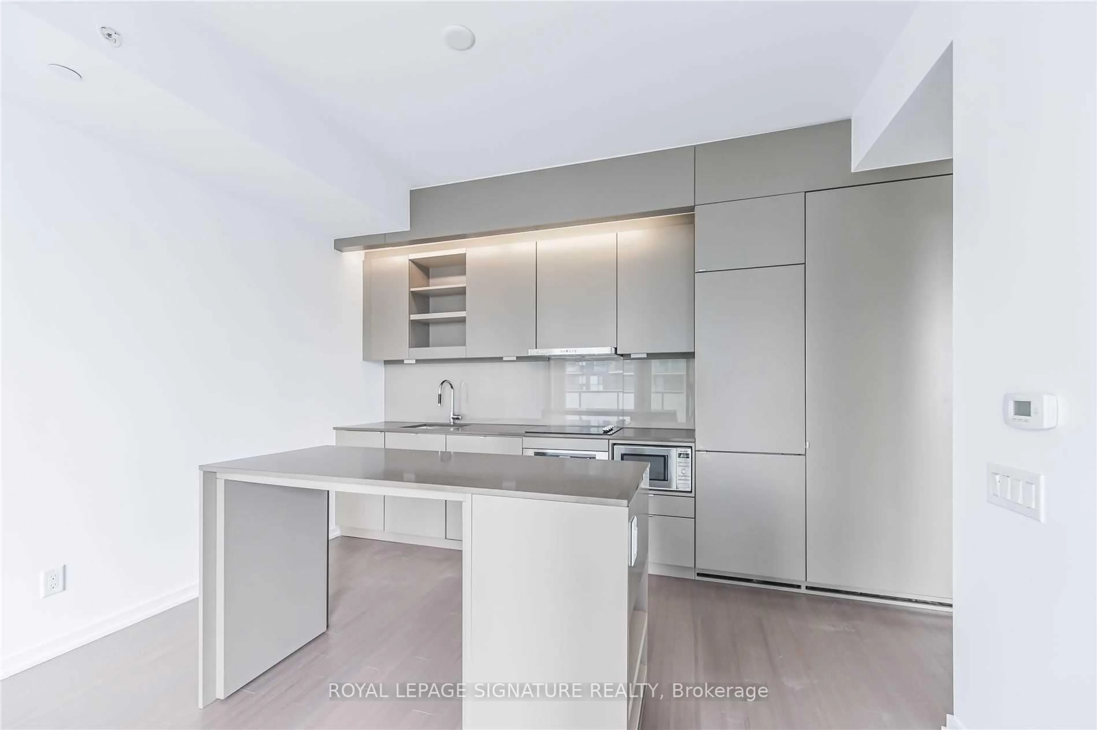 Unknown for 101 Peter St #2007, Toronto Ontario M5V 2G8