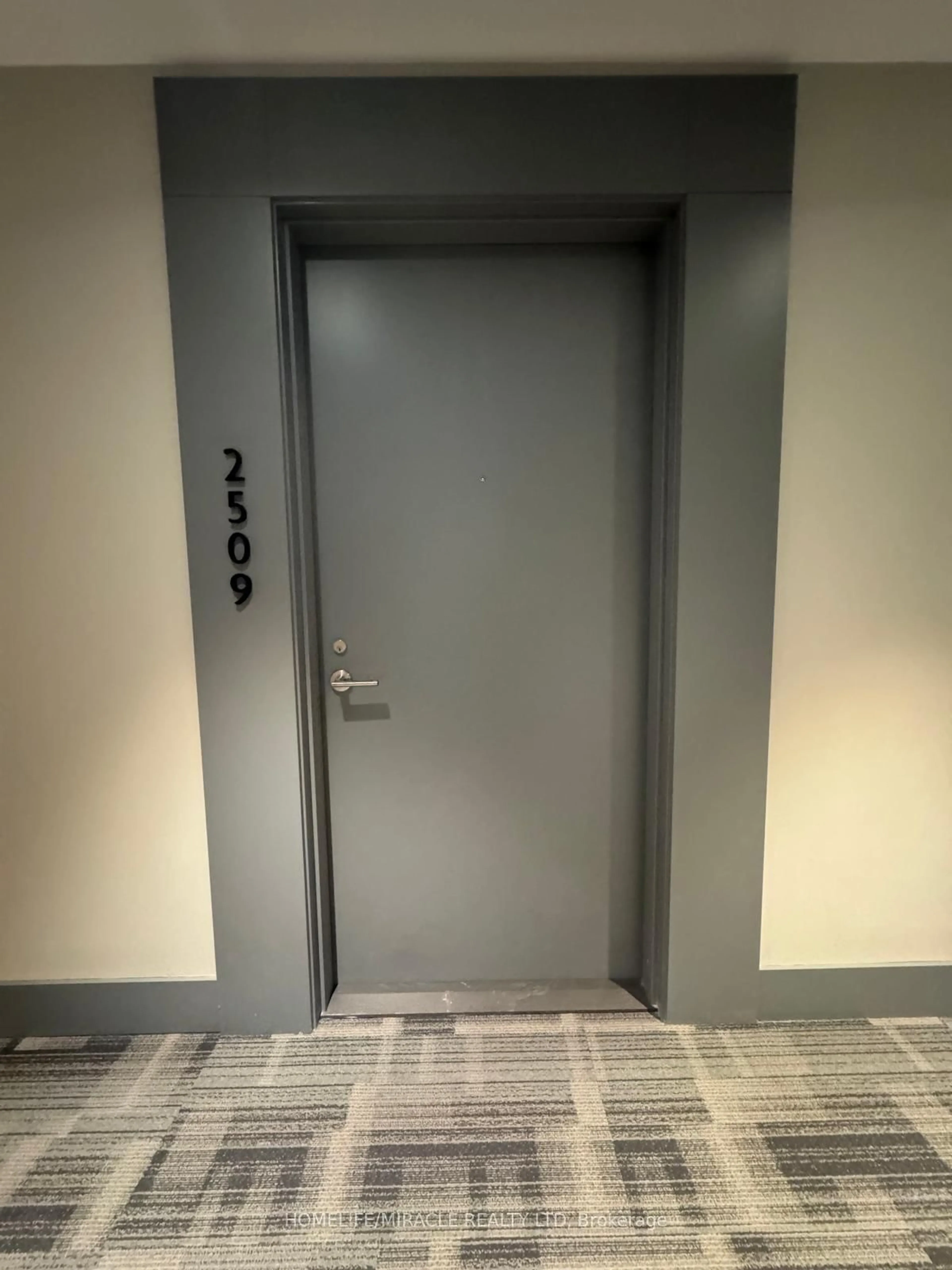 Indoor foyer for 50 O'neill Rd #2509, Toronto Ontario M3C 0R1