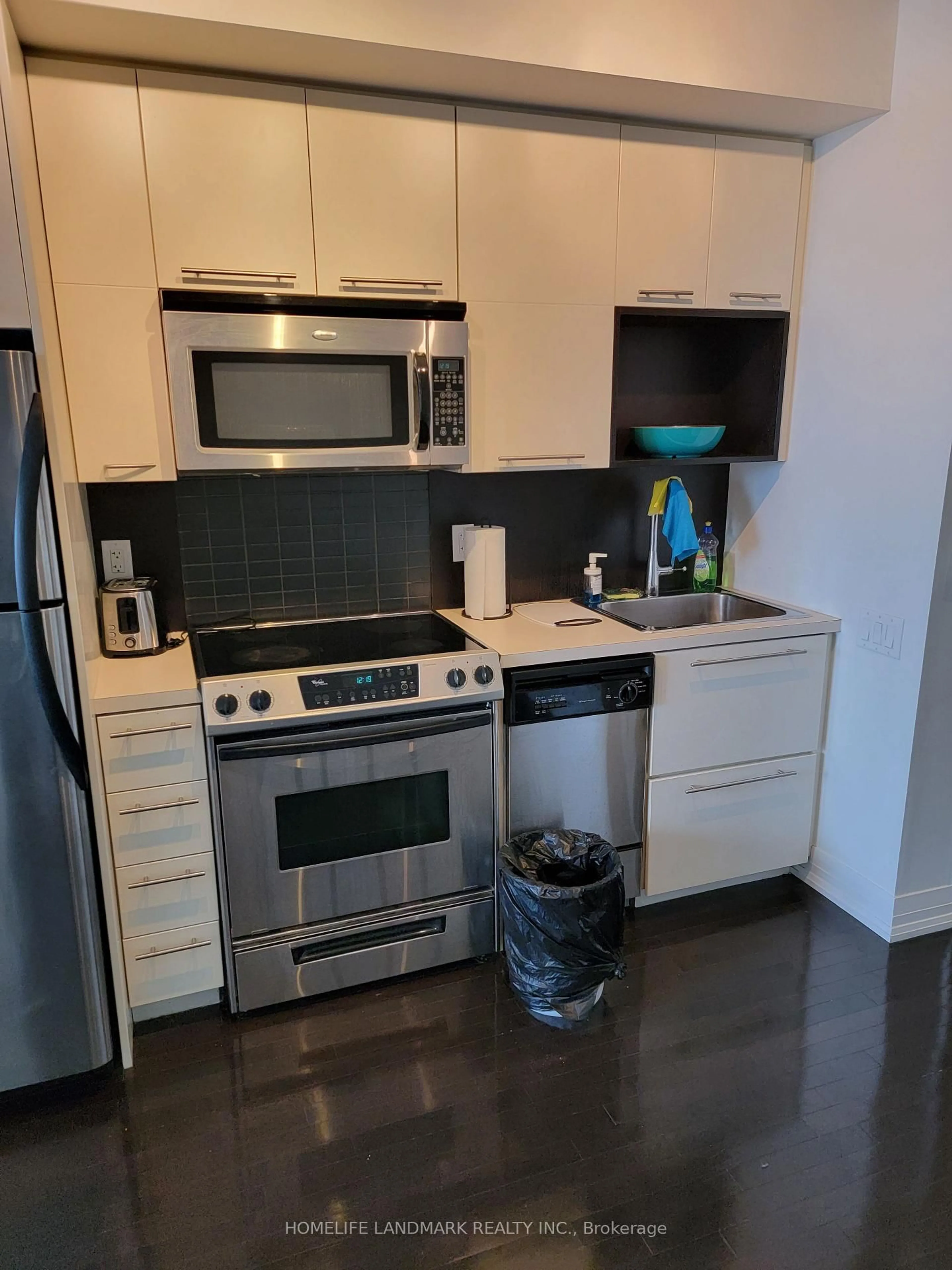 Standard kitchen, unknown for 21 Carlton St #2708, Toronto Ontario M5B 1L3