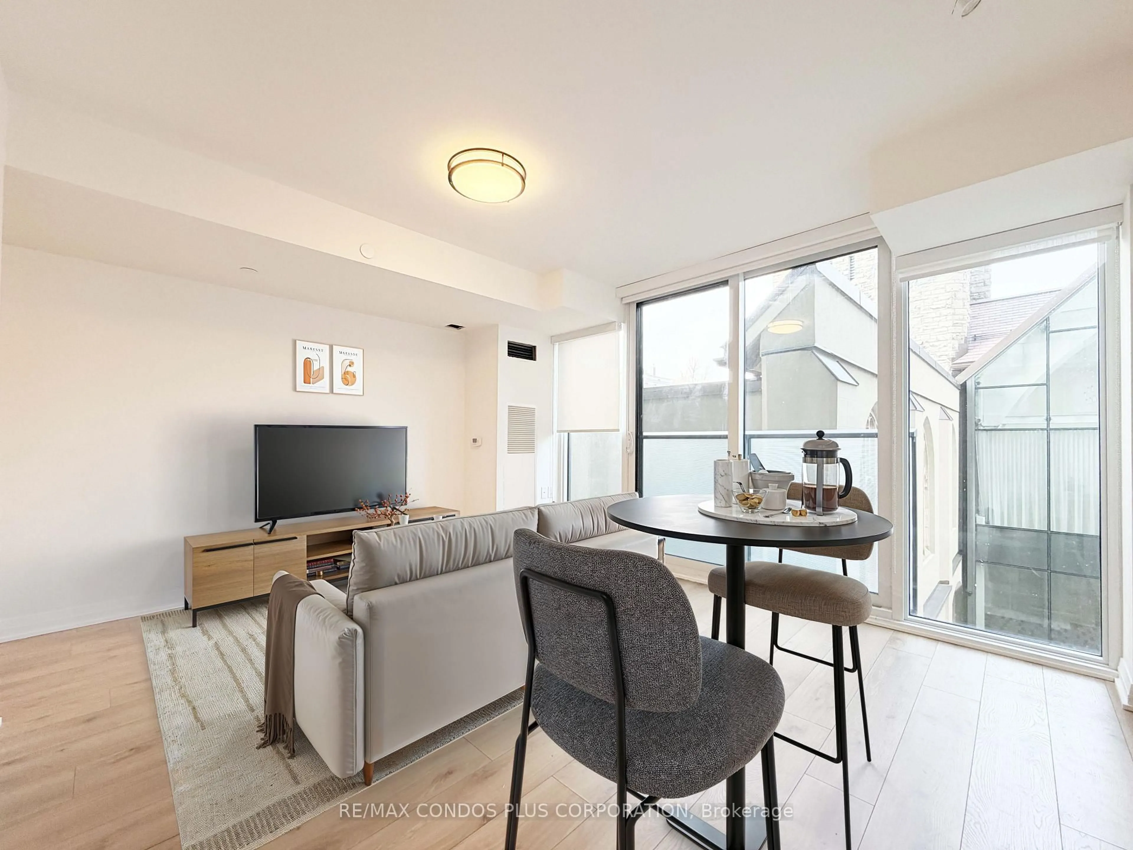 Living room with furniture, unknown for 99 Foxbar Rd #306, Toronto Ontario M4V 0B2