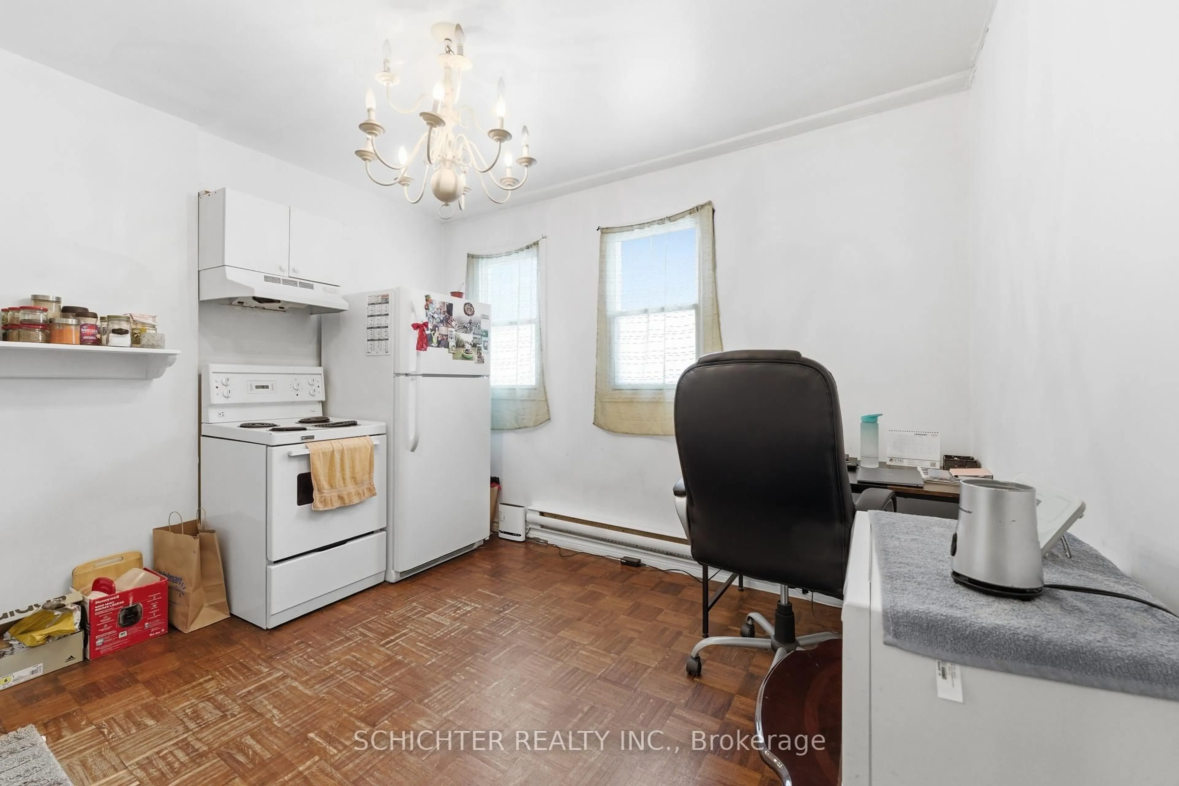 Unknown for 705 Vaughan Rd #Triplex, Toronto Ontario M6E 2Y8