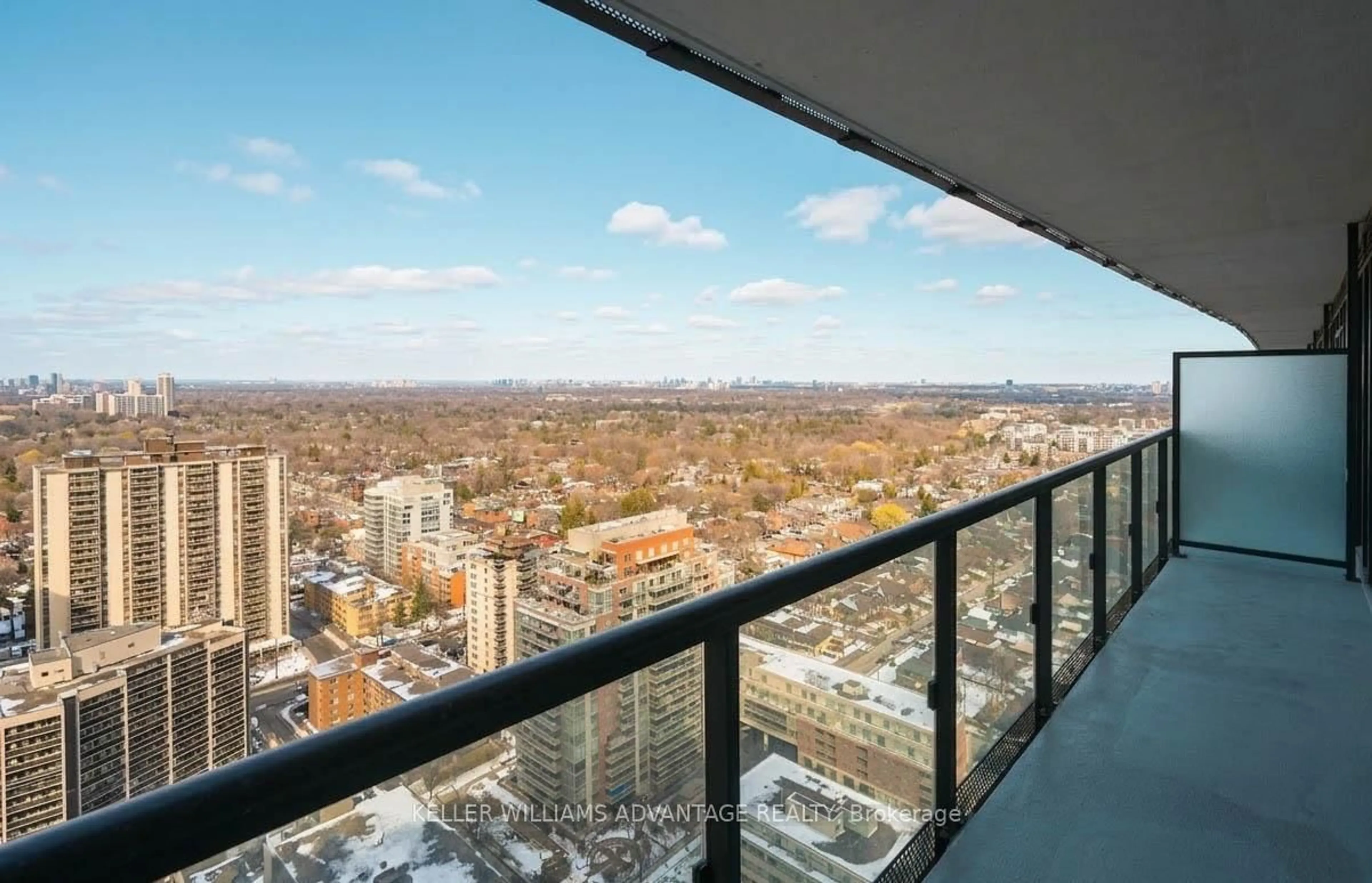 Balcony in the apartment, city buildings view from balcony for 117 Broadway Ave #3004, Toronto Ontario M4P 1V3