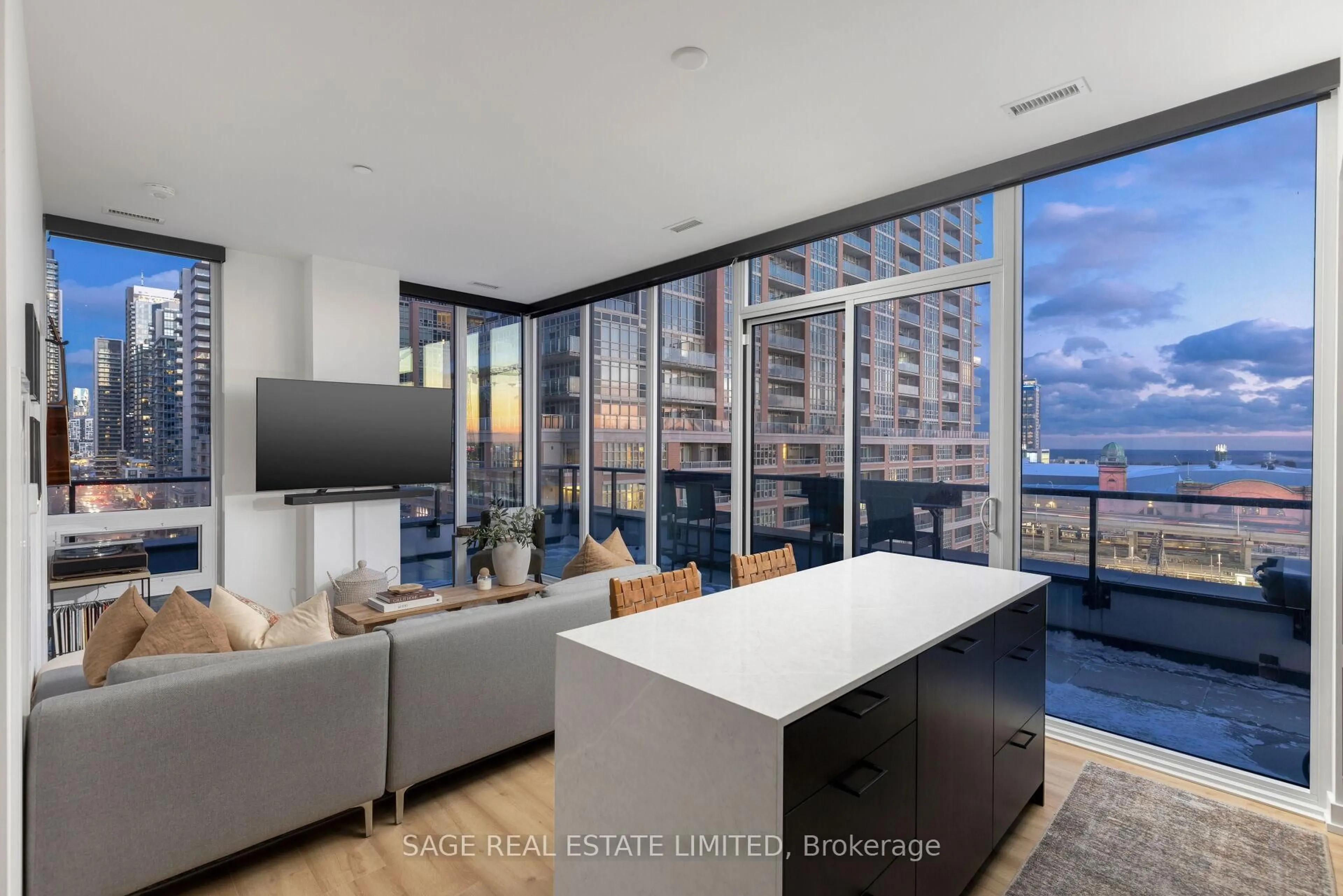 Unknown for 135 East Liberty St #715, Toronto Ontario M6K 0G7