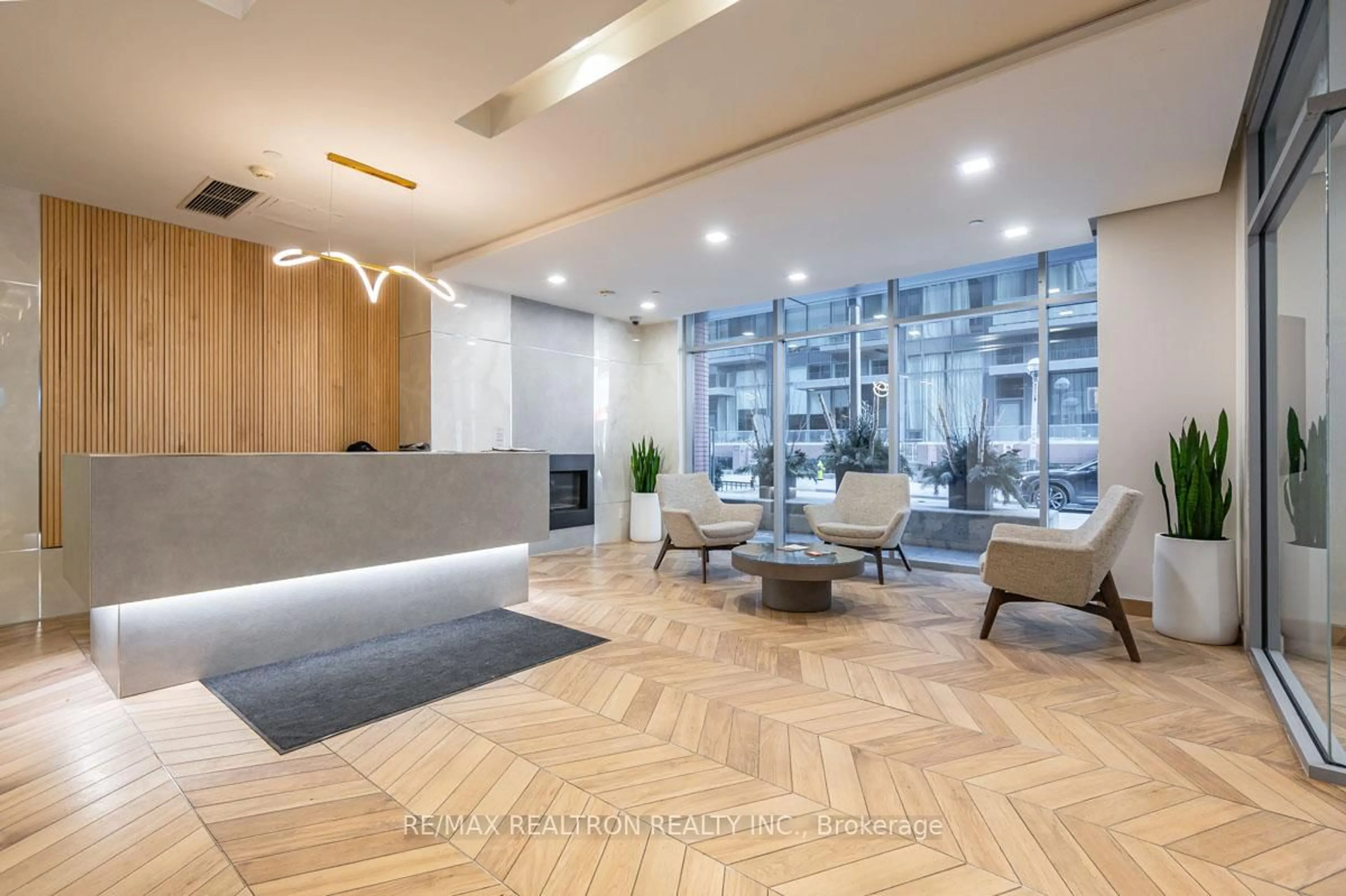 Indoor foyer for 15 Bruyeres Mews #1008, Toronto Ontario M5V 0A7