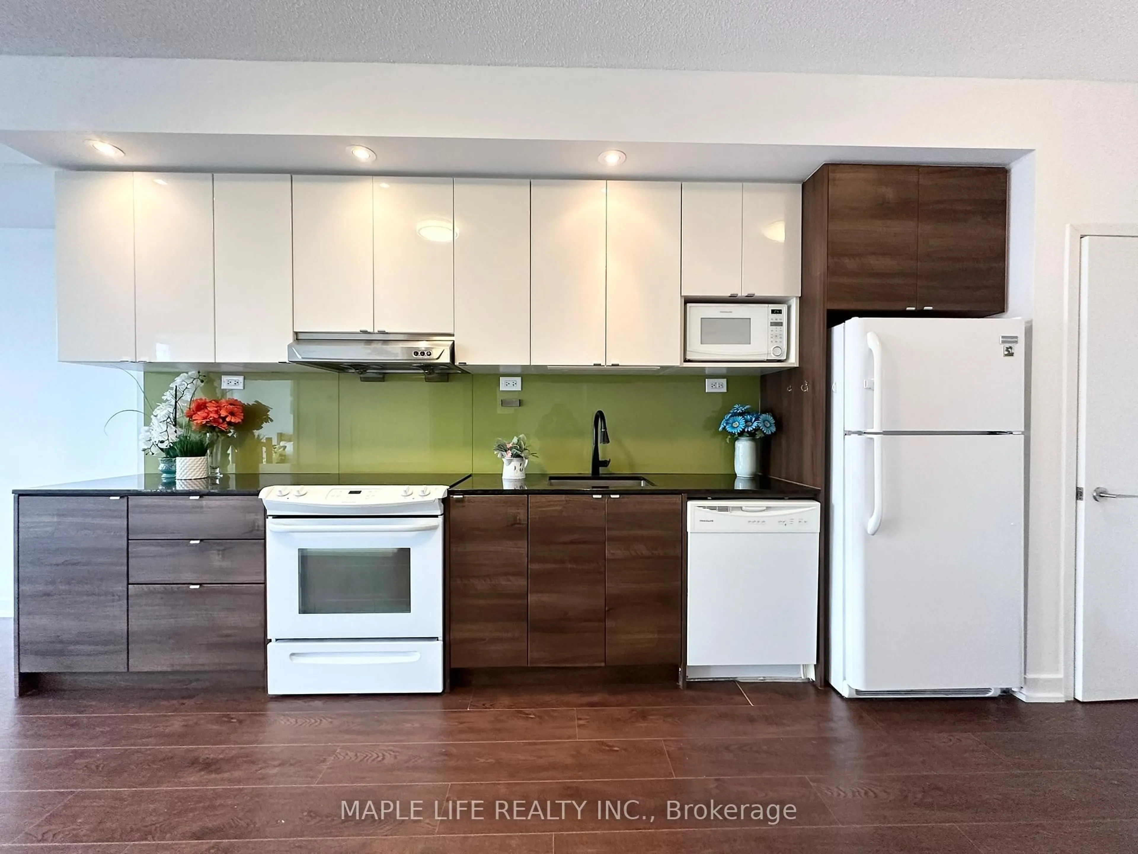 Open concept kitchen, wood/laminate floor for 121 Mcmahon Dr #2502, Toronto Ontario M2K 0C1
