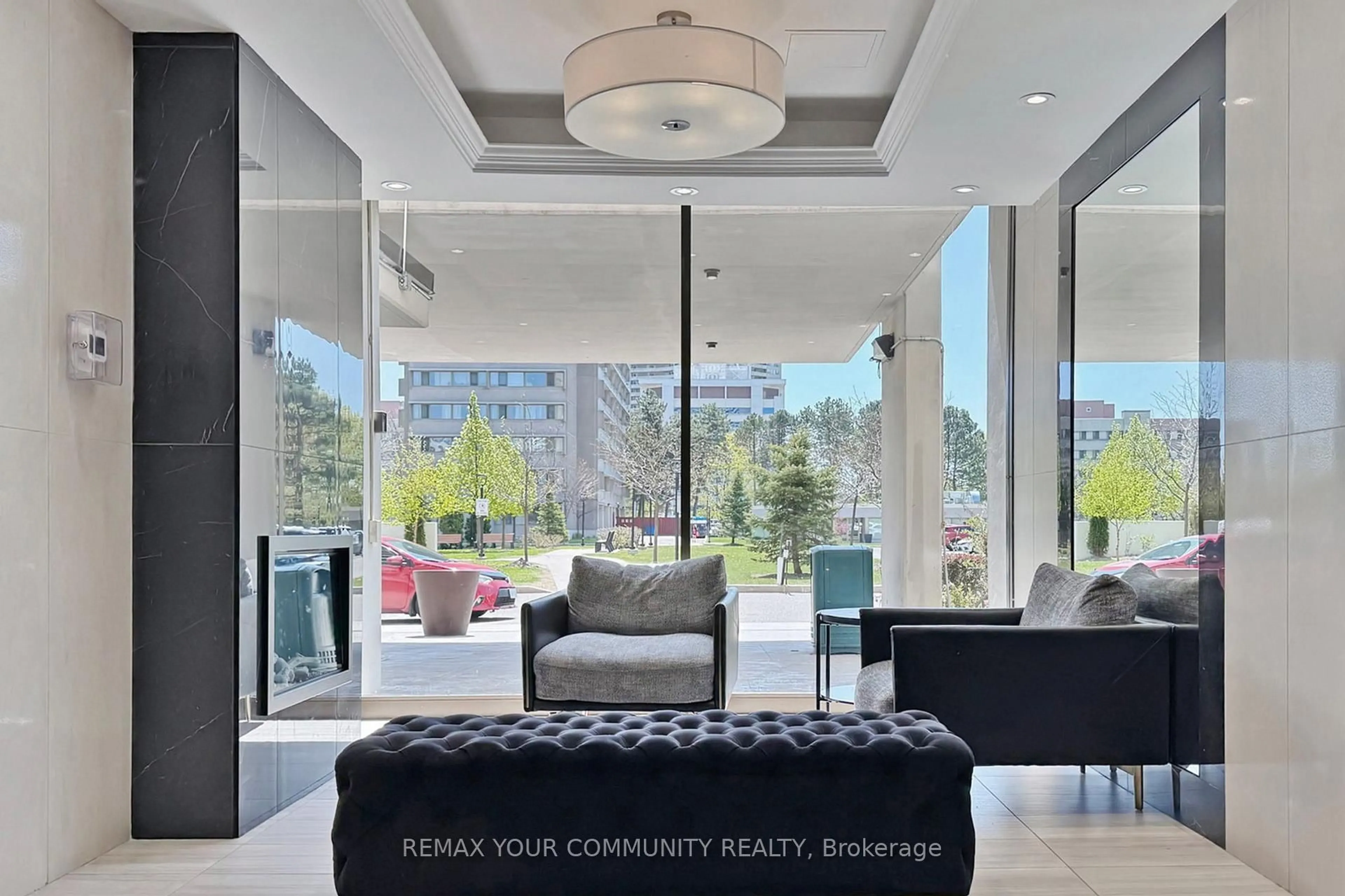 Indoor entryway for 735 Don Mills Rd #2108, Toronto Ontario M3C 1T1