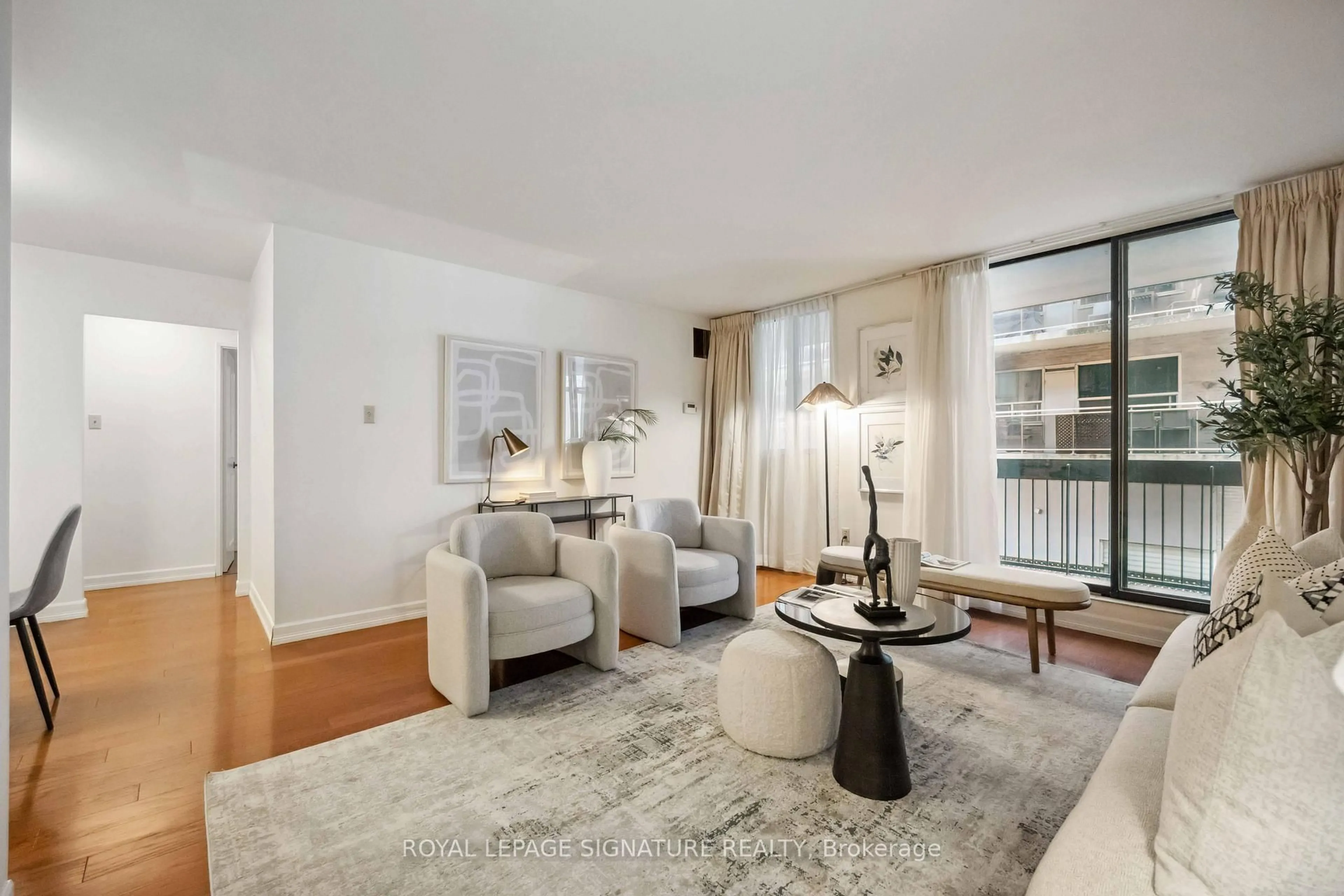 Living room with furniture, unknown for 212 St. George St #201, Toronto Ontario M5R 2N5