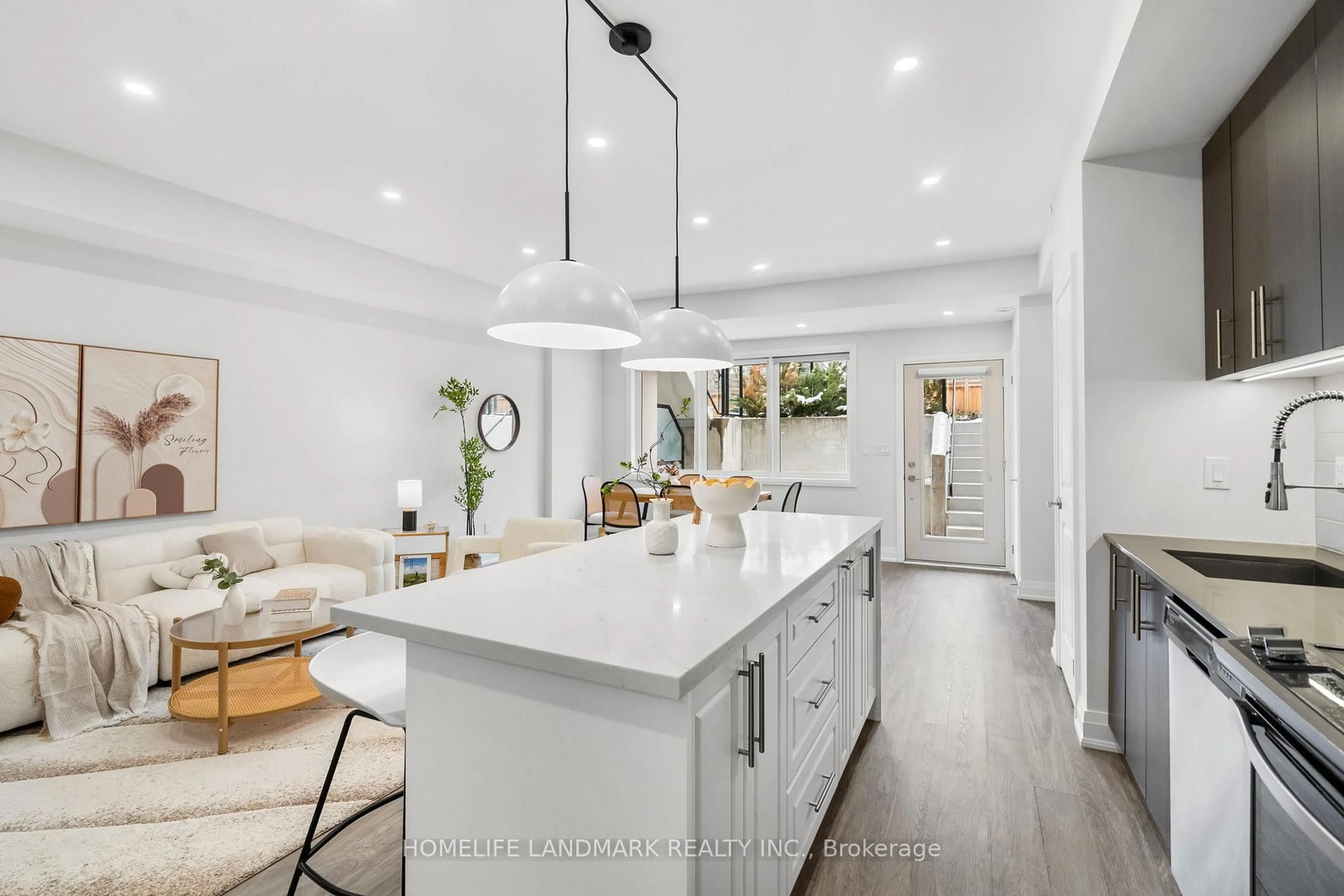 Open concept kitchen, ceramic/tile floor for 780 Sheppard Ave #TH 17, Toronto Ontario M2K 0E8