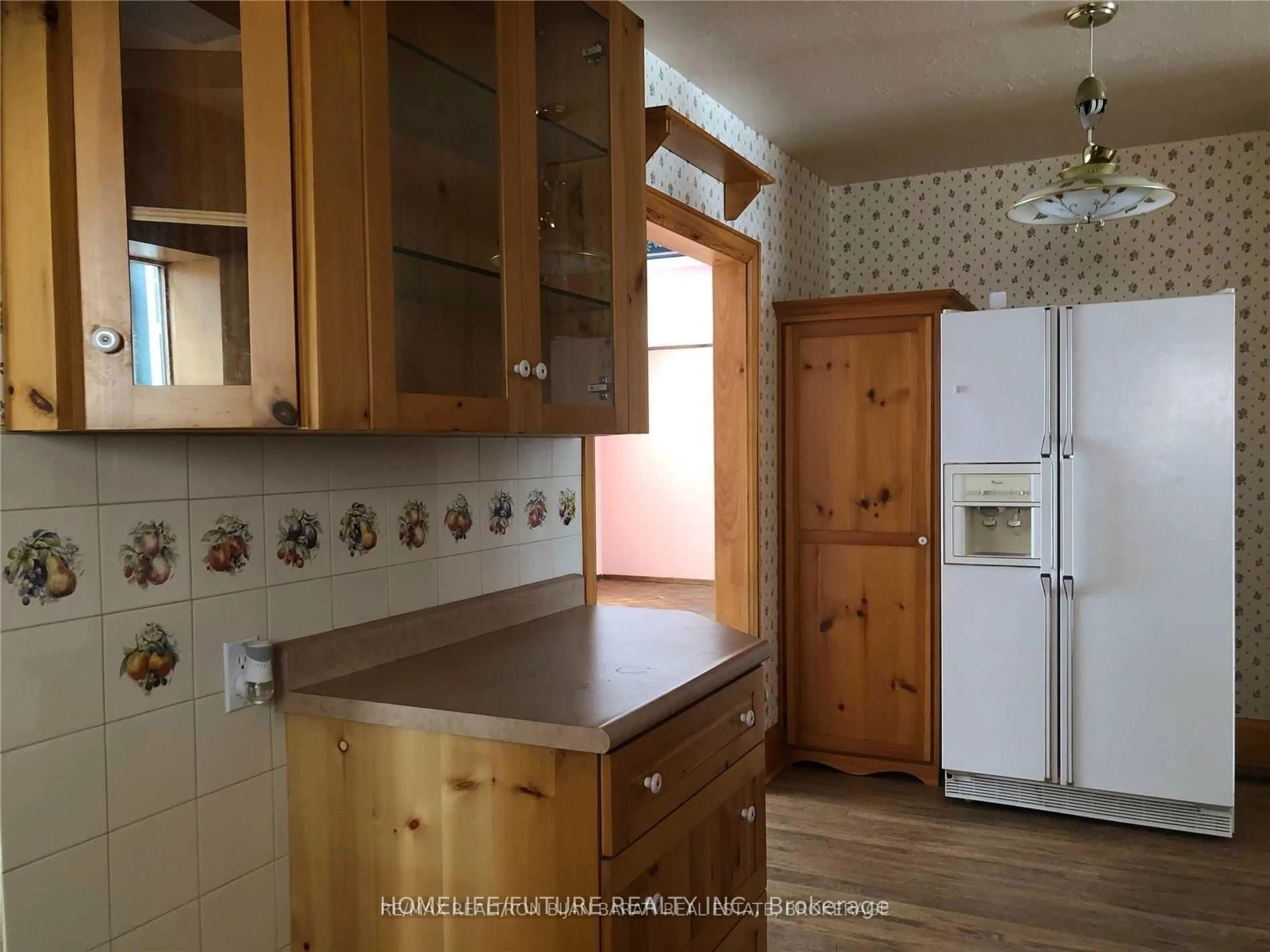 Standard kitchen, unknown for 192 Parkview Ave, Toronto Ontario M2N 3Y8