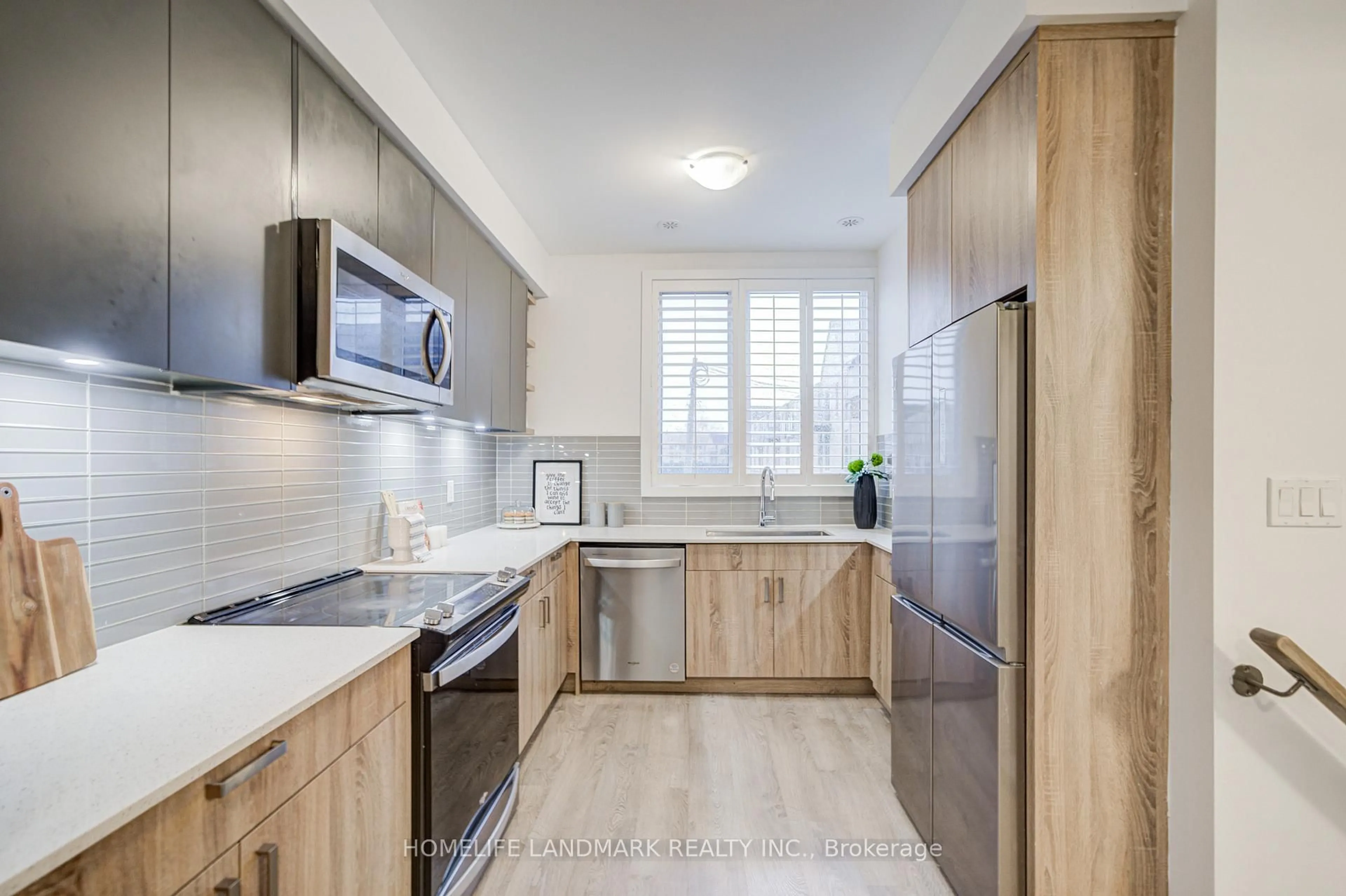 Standard kitchen, unknown for 46 Hooyo Terr, Toronto Ontario M6A 0E2