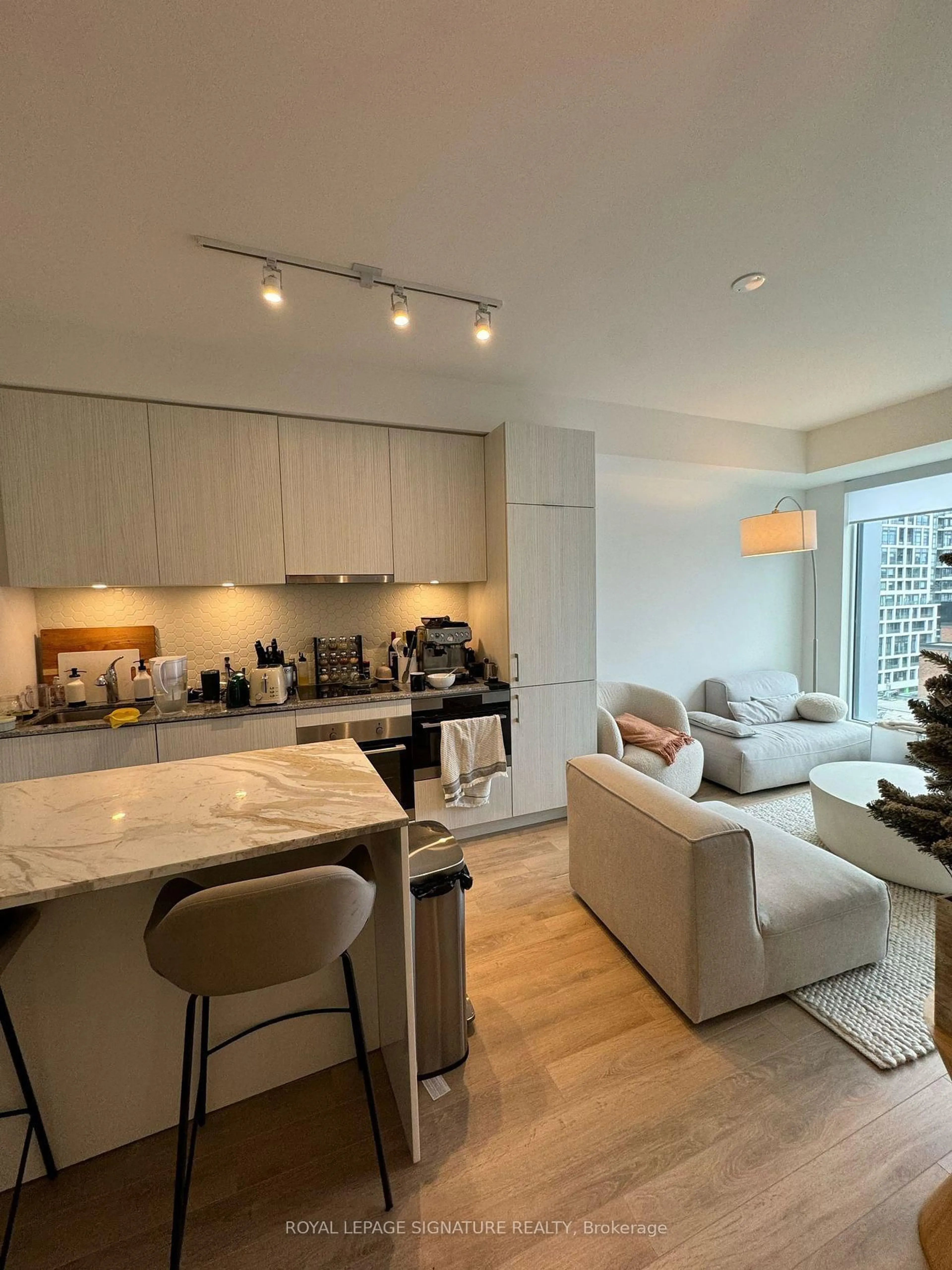 Open concept kitchen, unknown for 158 Front St #820, Toronto Ontario M5A 0K9