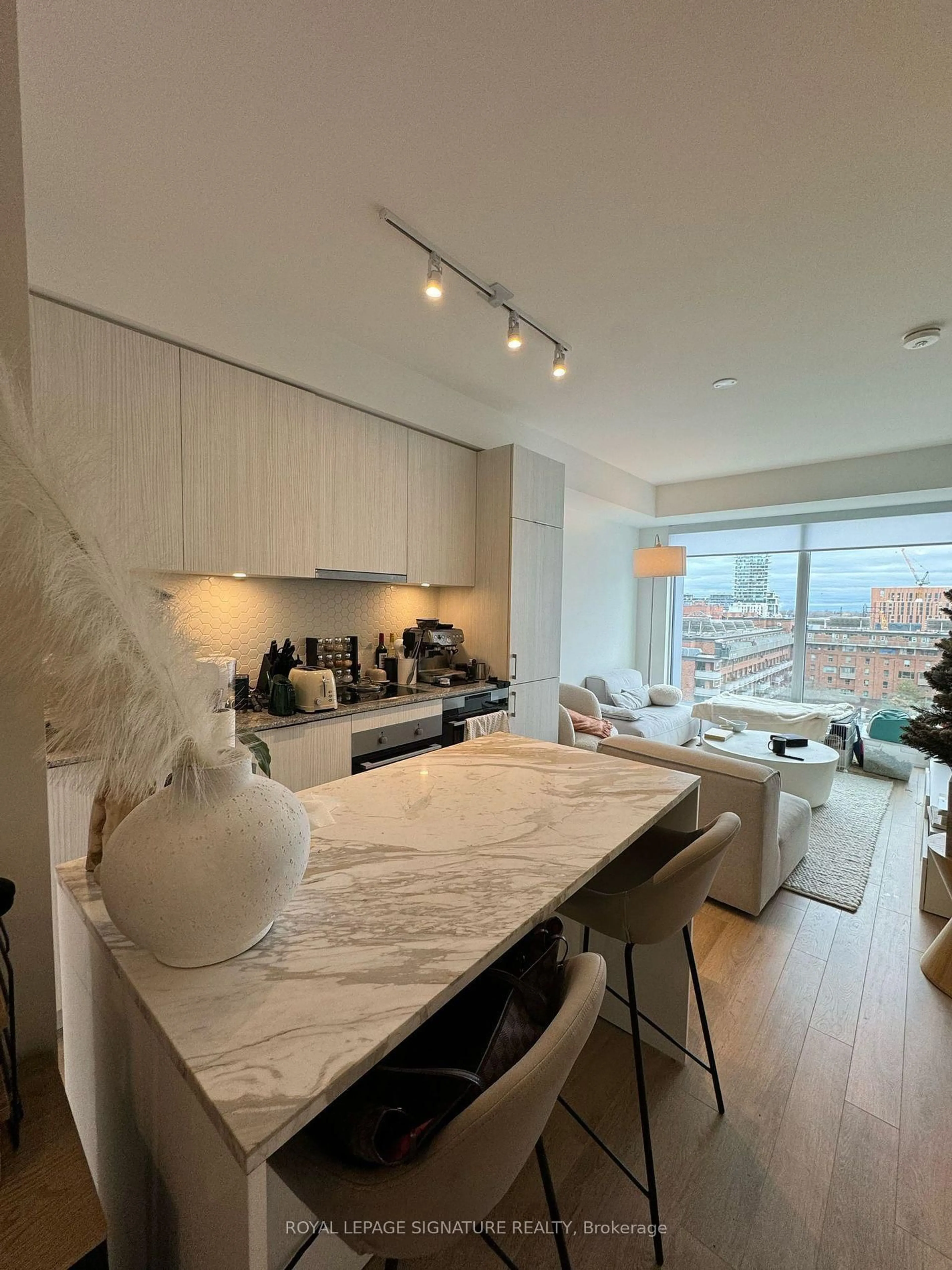 Open concept kitchen, unknown for 158 Front St #820, Toronto Ontario M5A 0K9