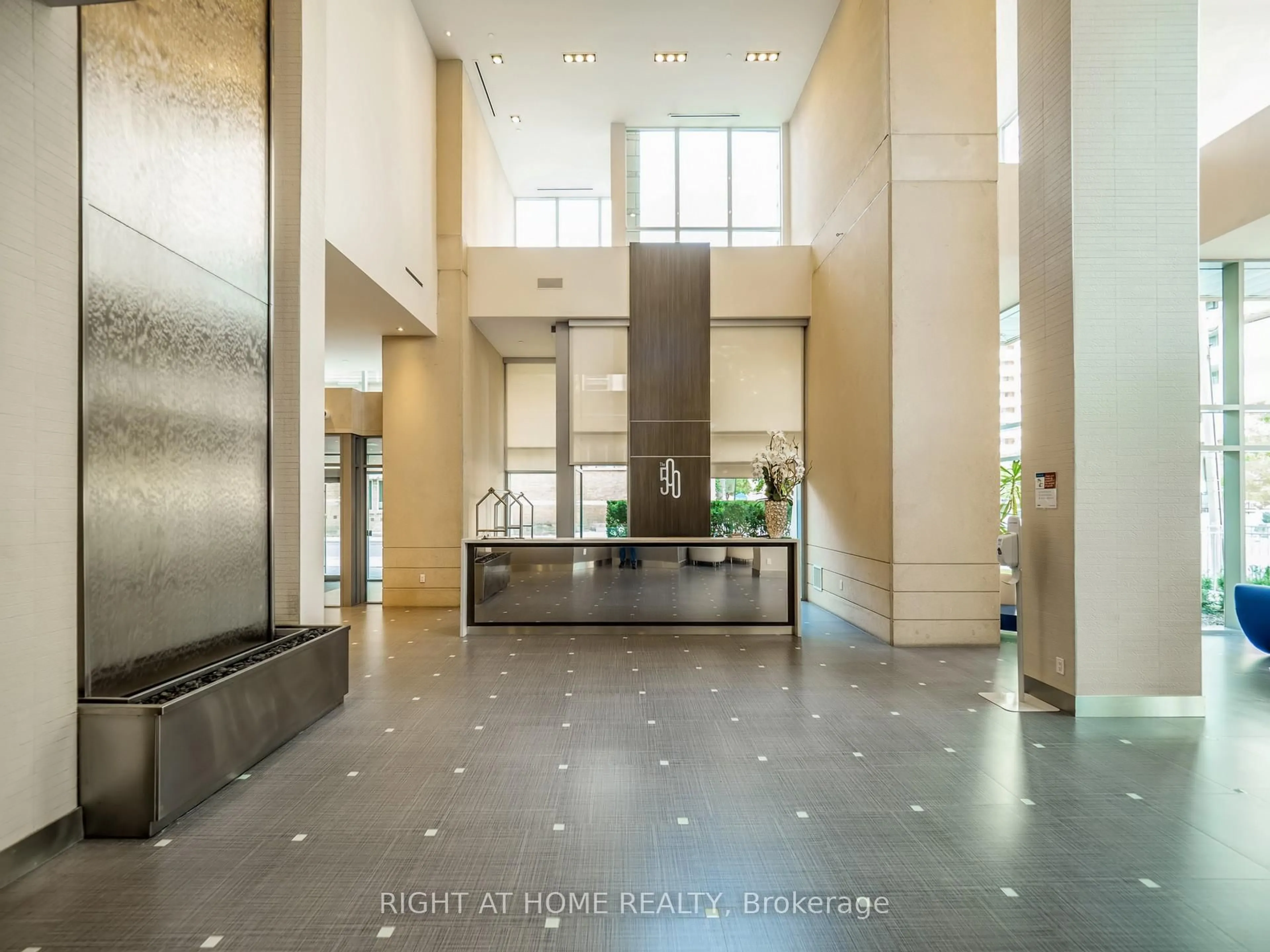 Indoor foyer for 500 Sherbourne St #2604, Toronto Ontario M4X 1L1