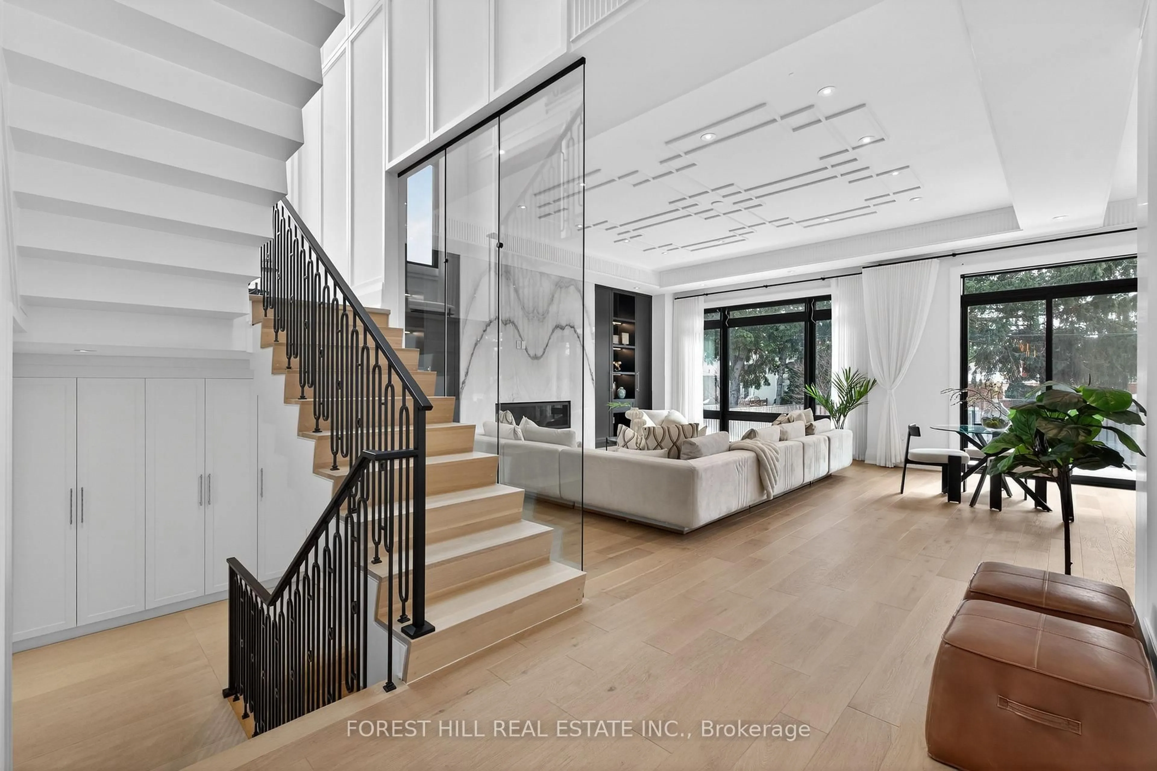 Indoor foyer for 159 Church Ave, Toronto Ontario M2N 4G4
