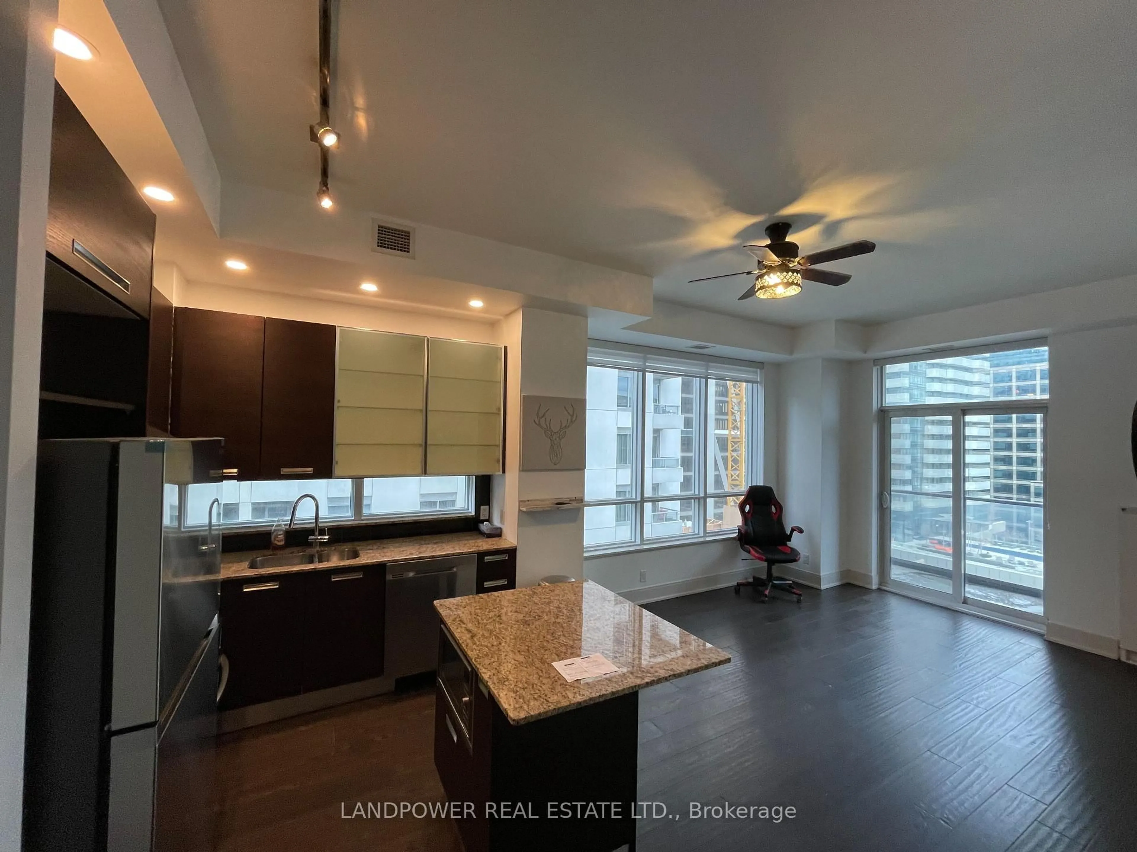 Open concept kitchen, unknown for 21 Balmuto St #1501, Toronto Ontario M4Y 1W4