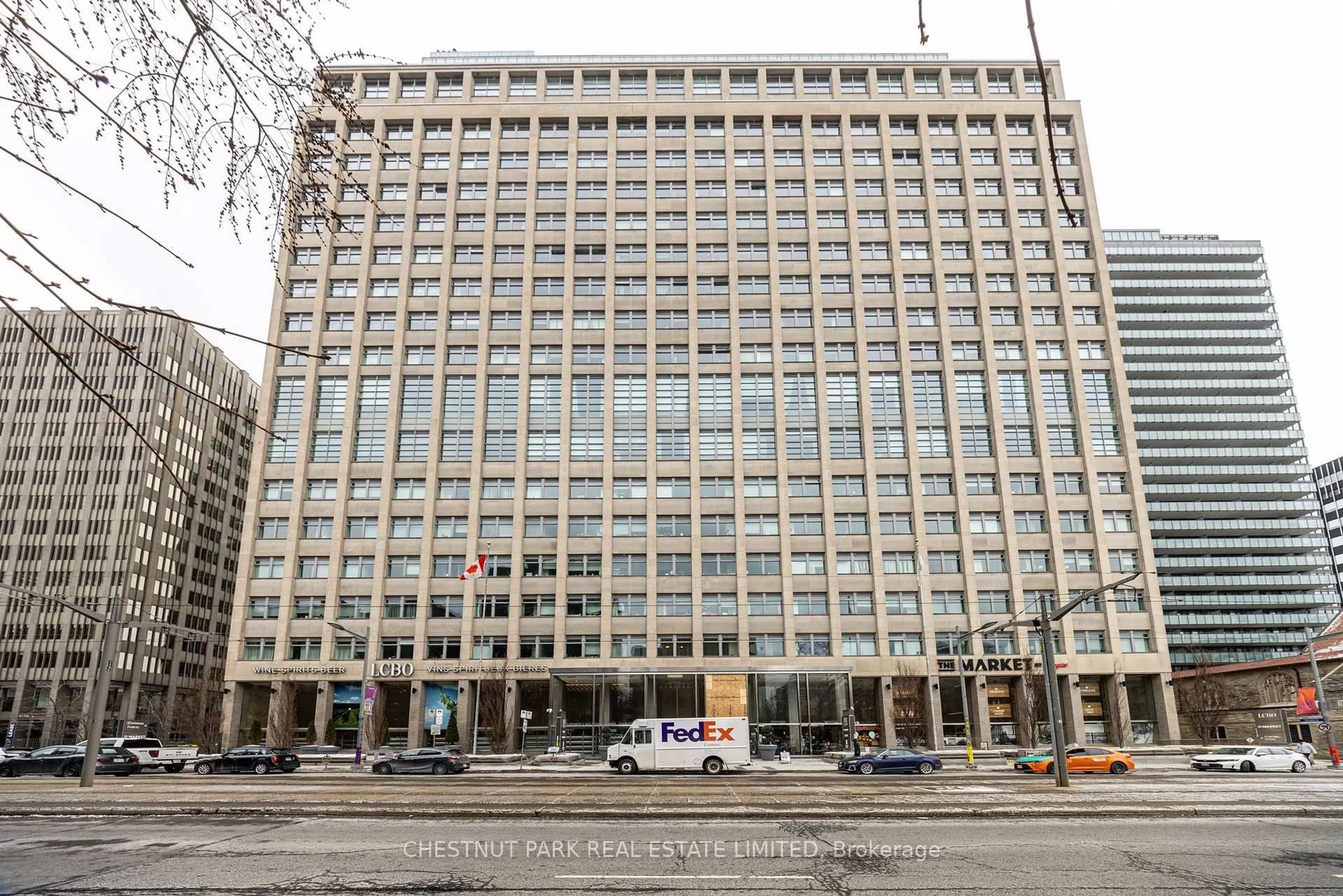 Indoor foyer for 111 St Clair Ave #416, Toronto Ontario M4V 1N5