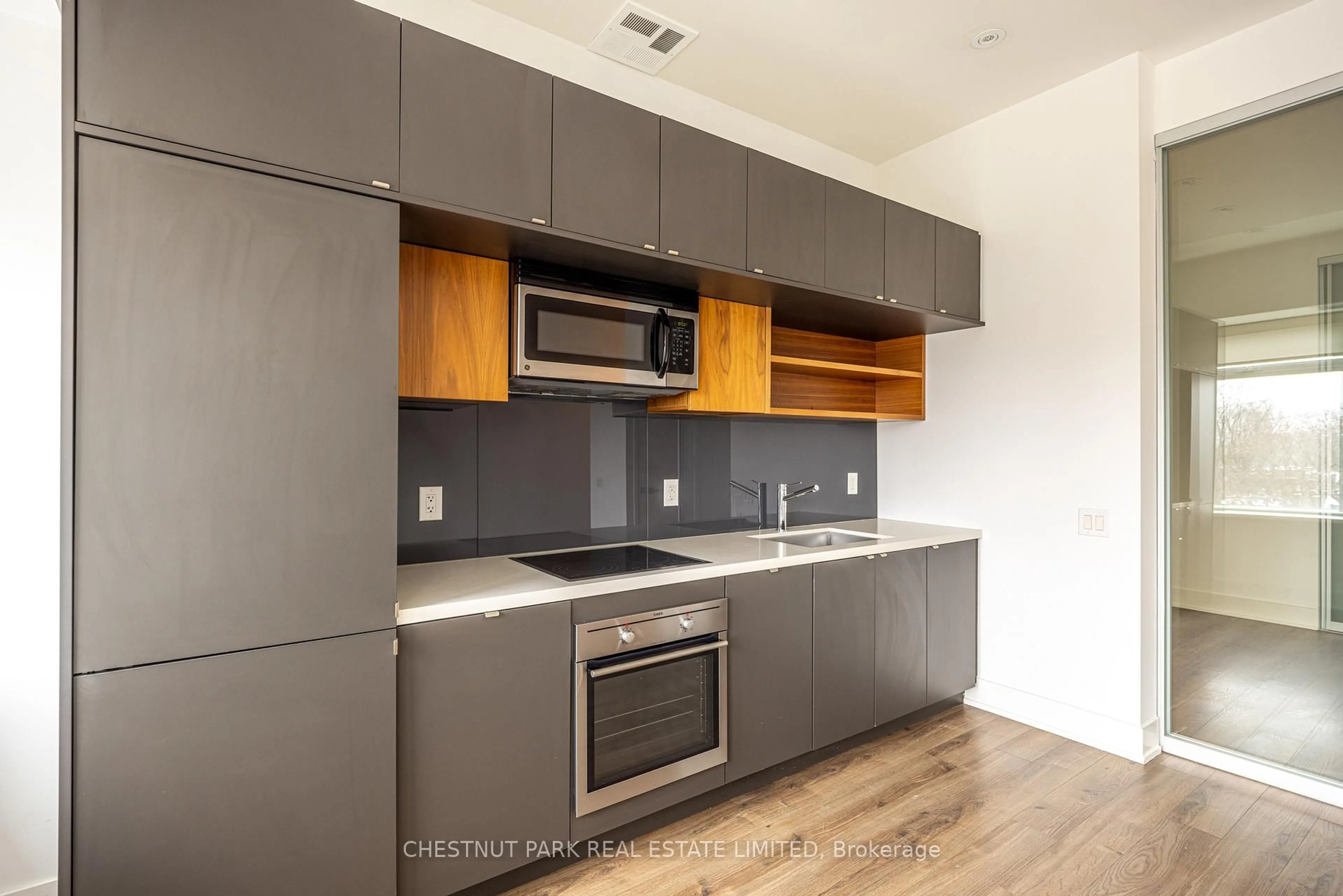 Standard kitchen, unknown for 111 St Clair Ave #416, Toronto Ontario M4V 1N5