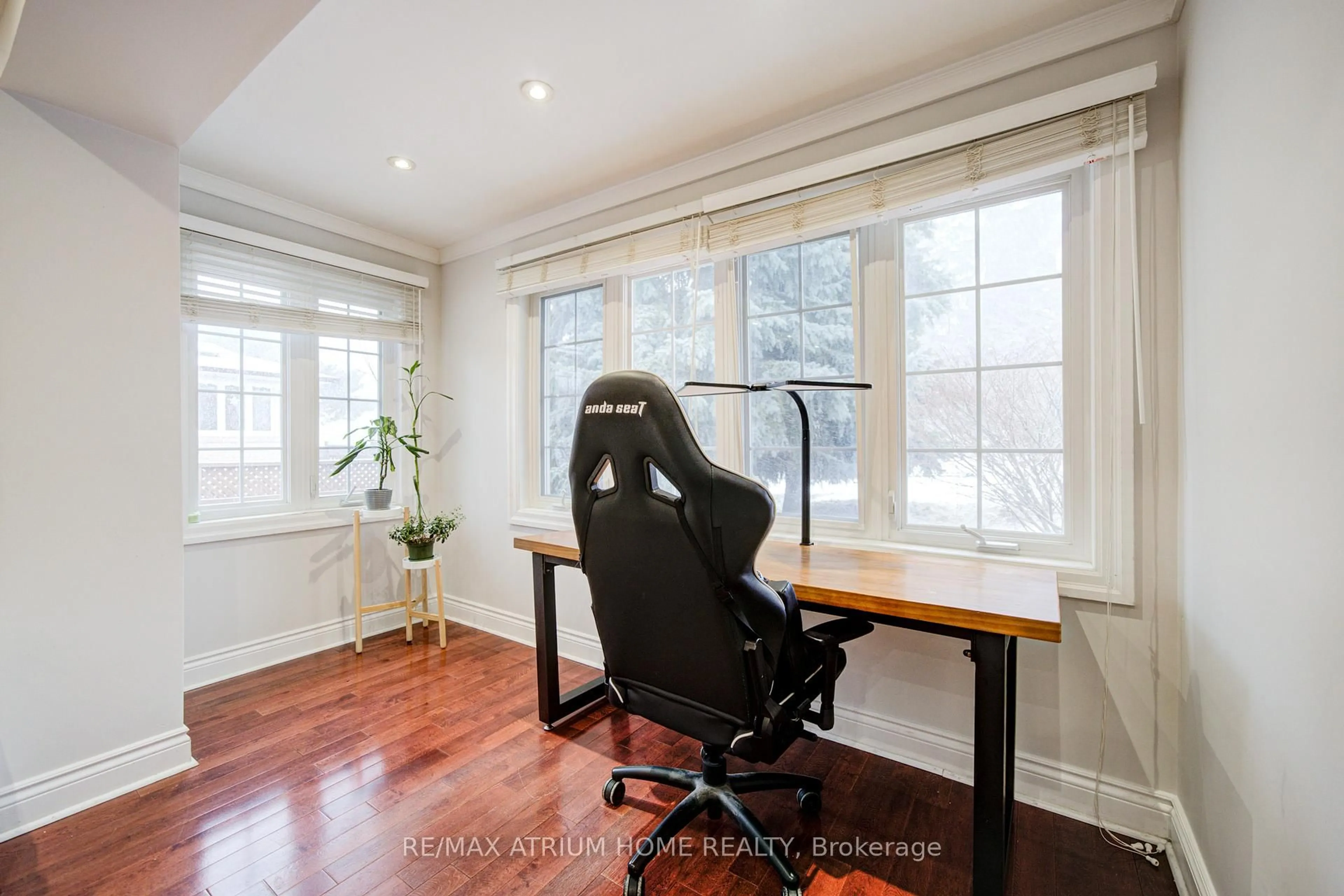 Unknown for 18 Doverwood Crt, Toronto Ontario M2M 2G7