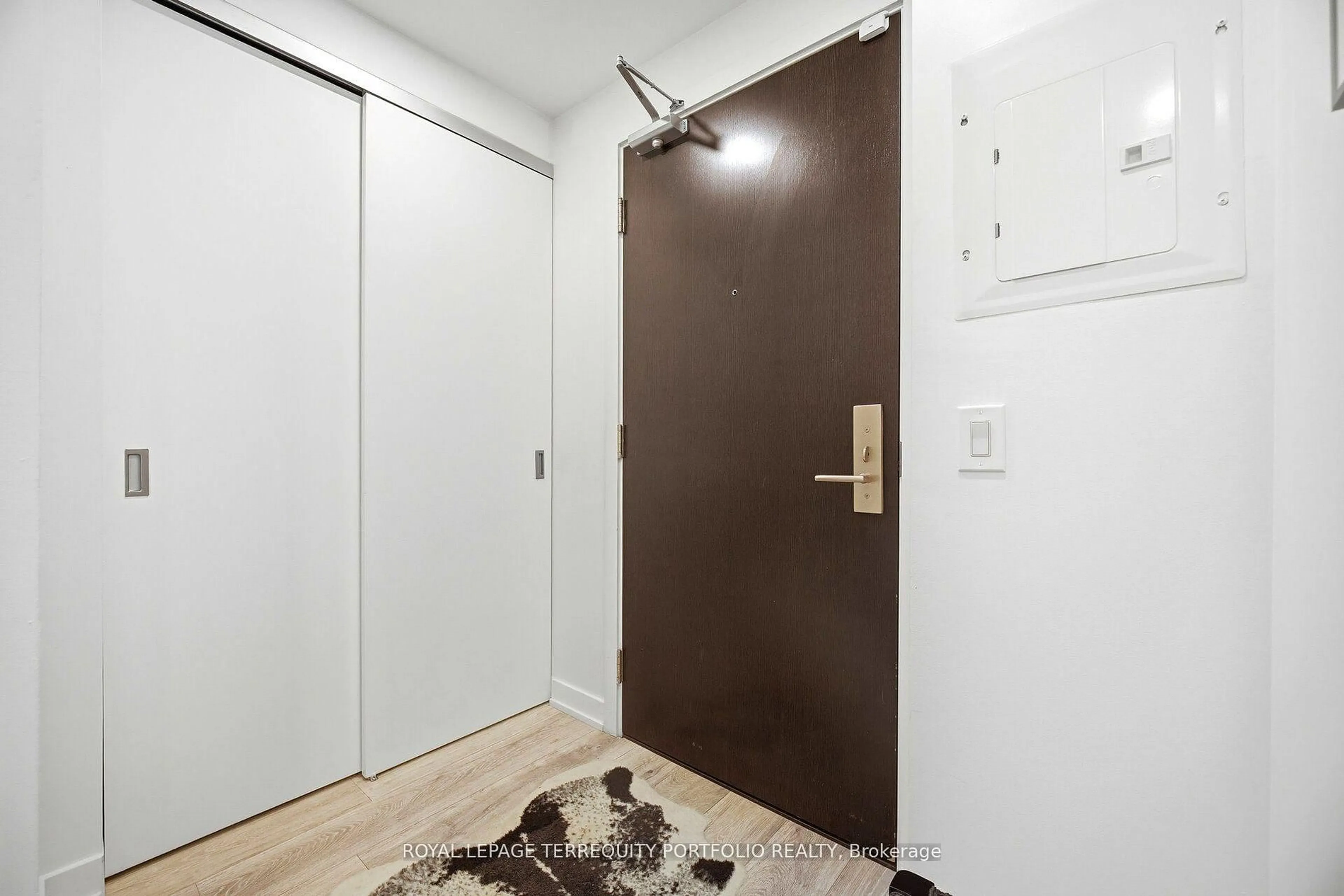 Indoor entryway for 55 Ontario St #309, Toronto Ontario M5A 0T8