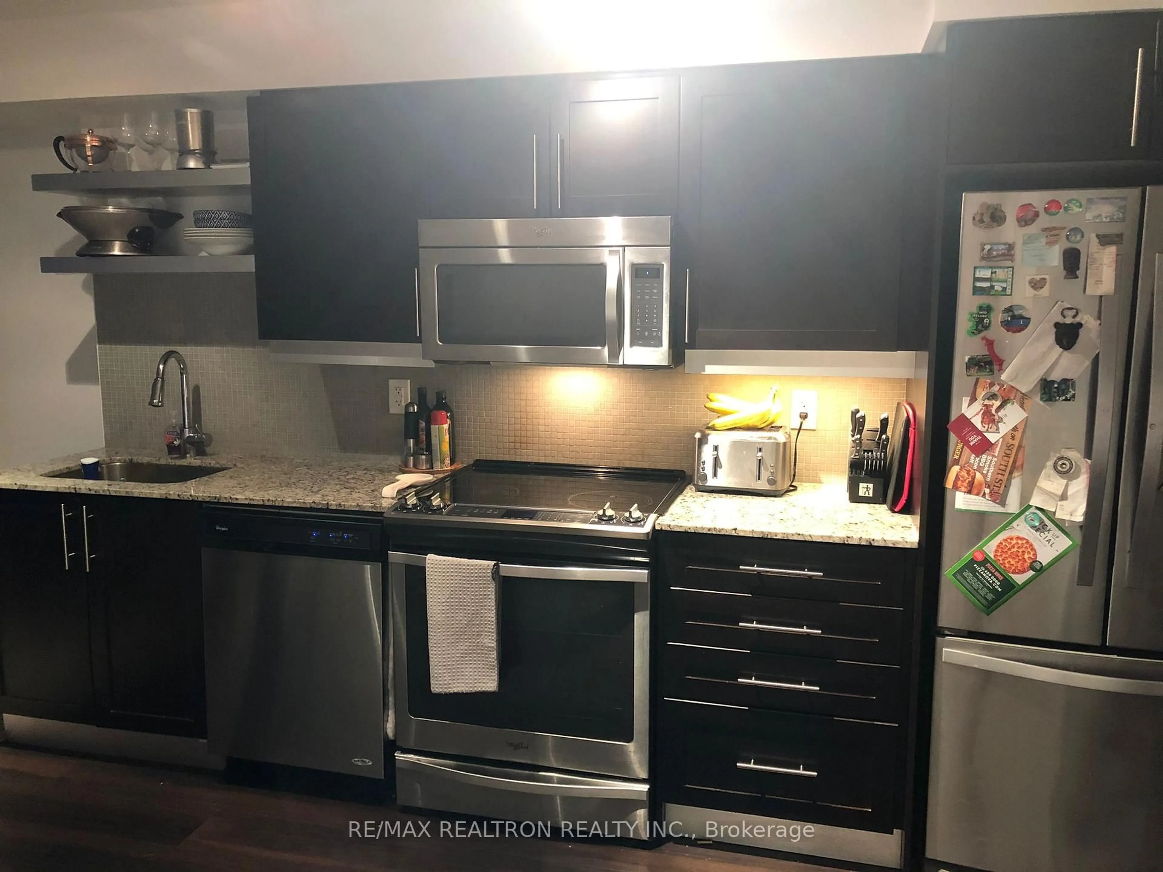 Standard kitchen, unknown for 400 Adelaide St #2002, Toronto Ontario M5A 1N4