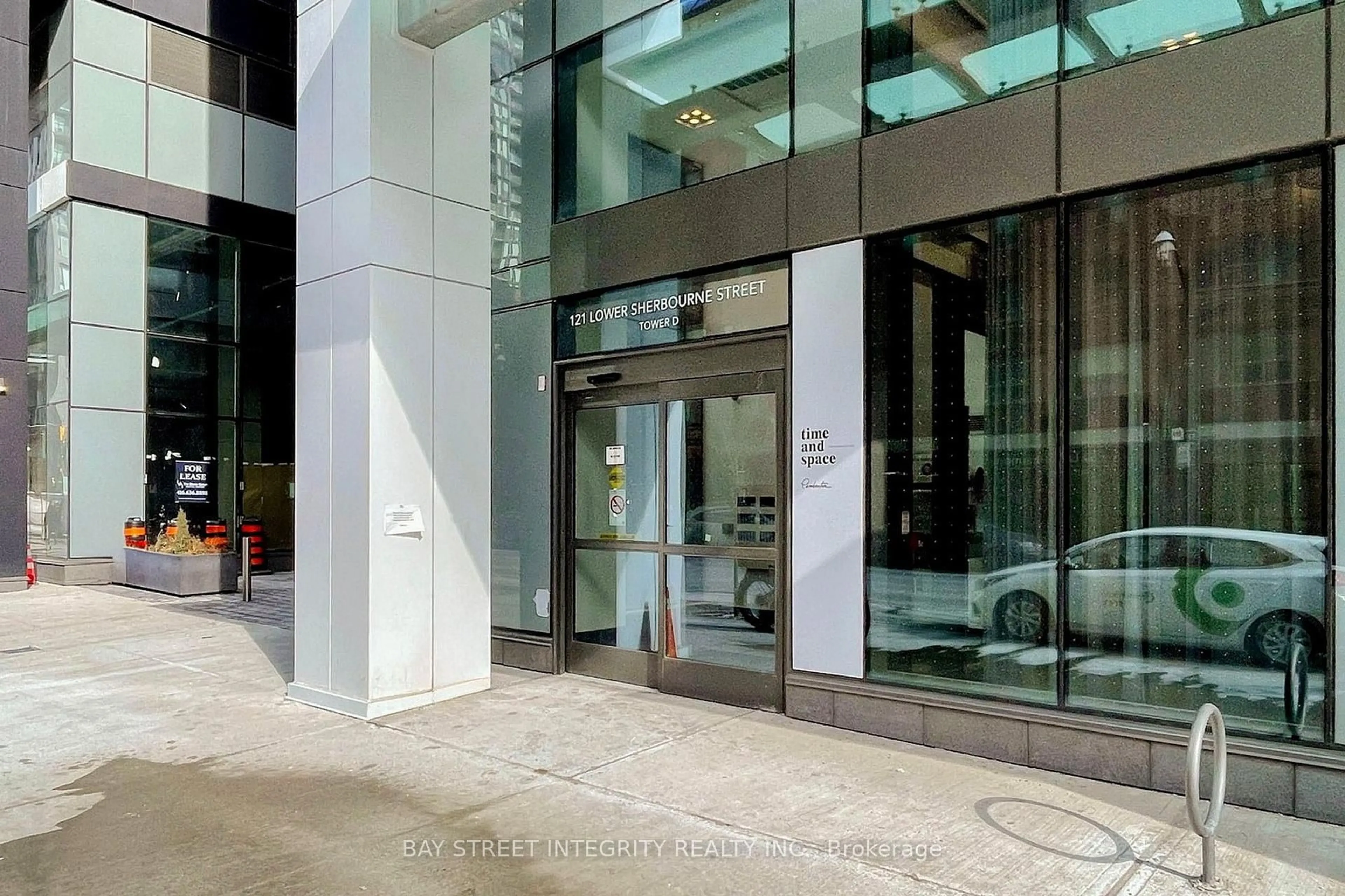 Indoor foyer for 121 Lower Sherbourne St #1126, Toronto Ontario M5A 0W8
