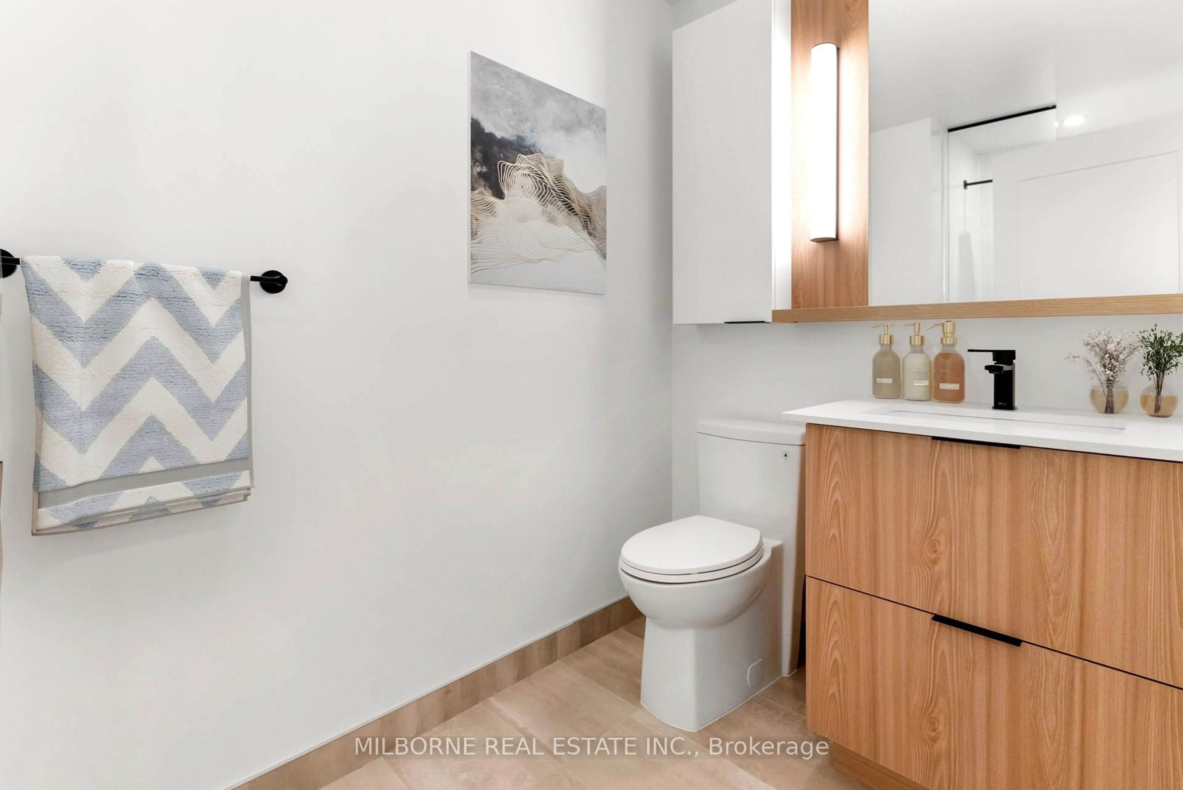 Standard bathroom, ceramic/tile floor for 5 Defries St #3305, Toronto Ontario M5A 0W7