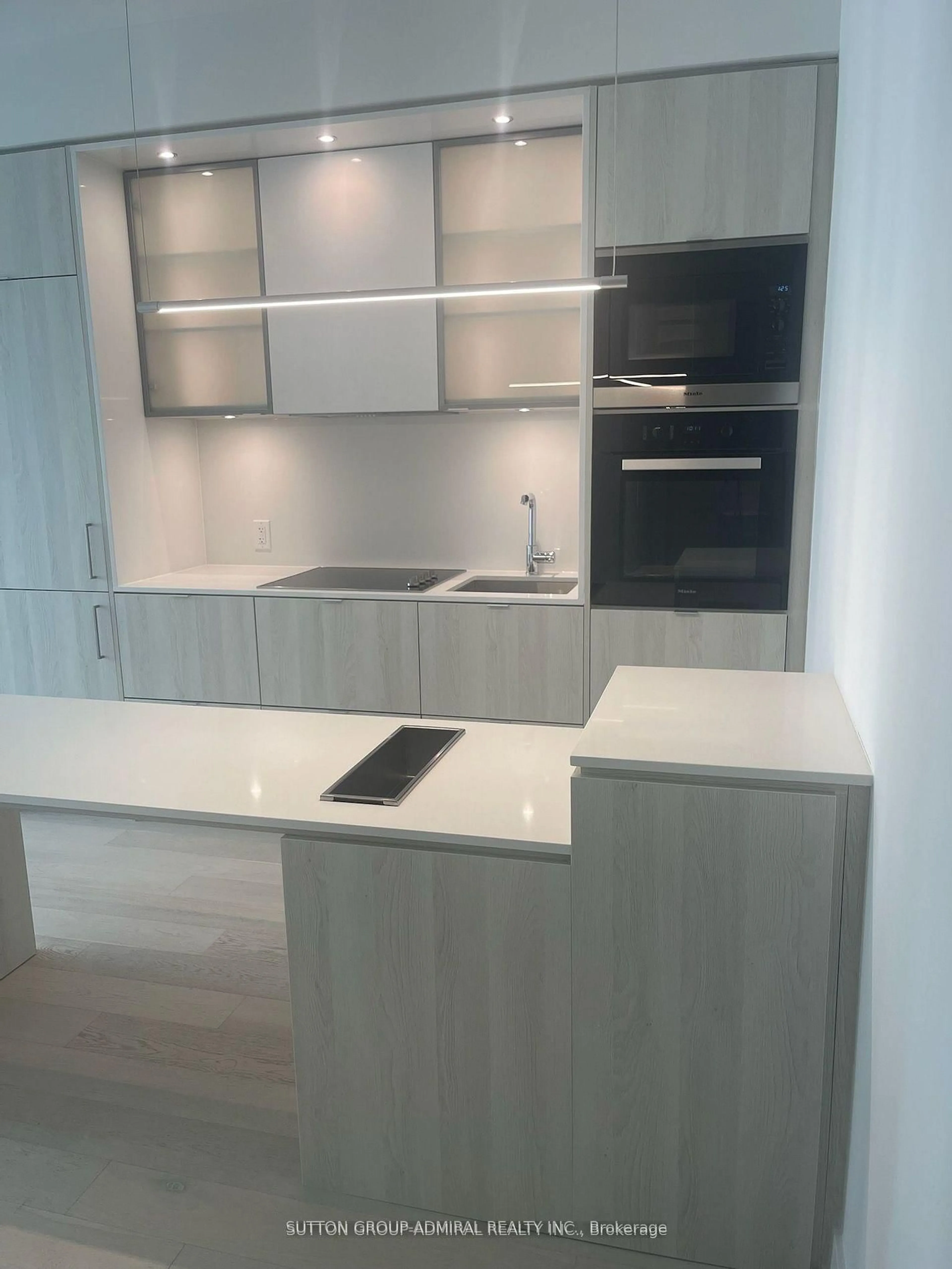 Standard kitchen, unknown for 11 Yorkville Ave #3505, Toronto Ontario M4W 0B7