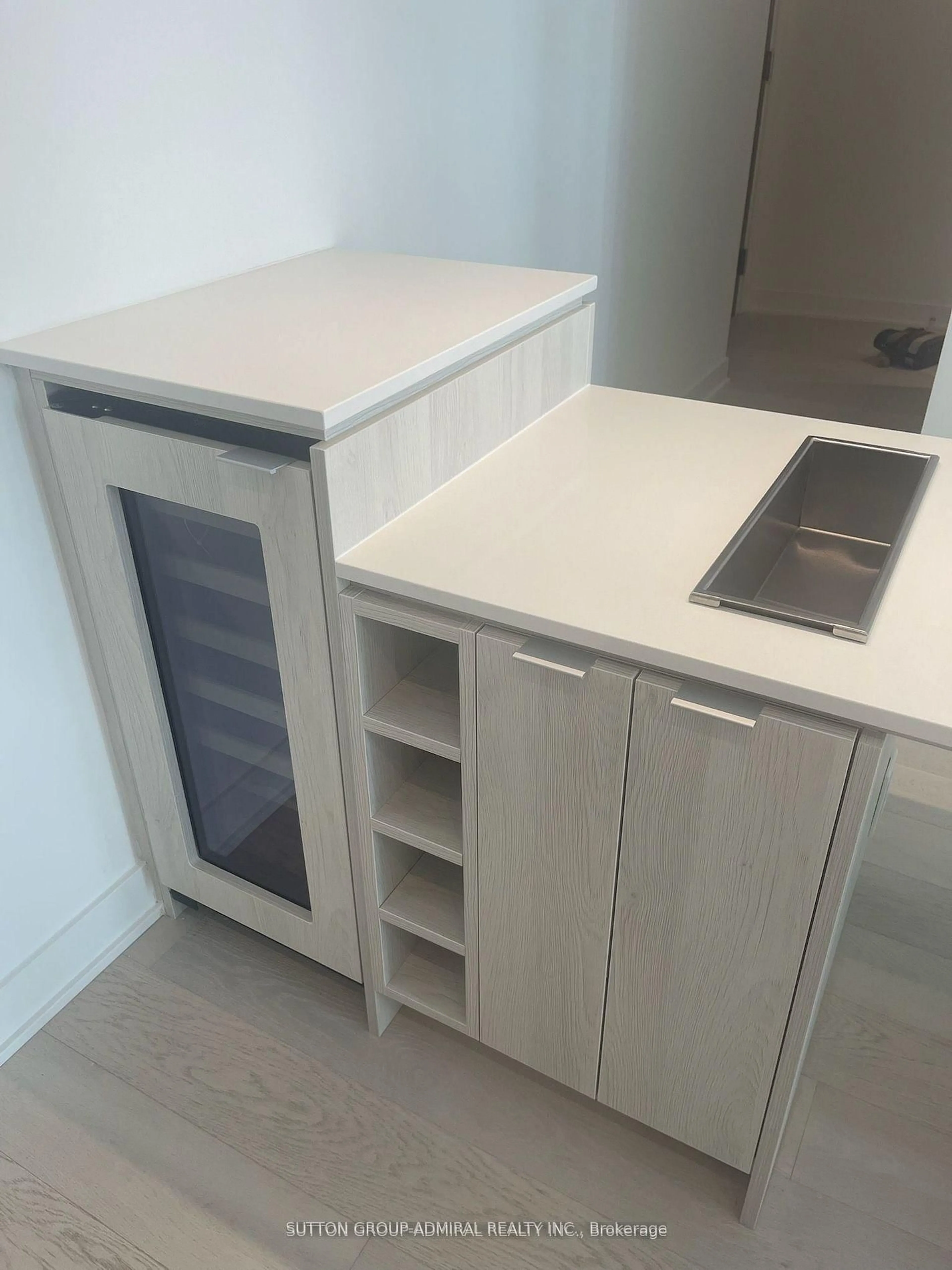 Standard kitchen, unknown for 11 Yorkville Ave #3505, Toronto Ontario M4W 0B7