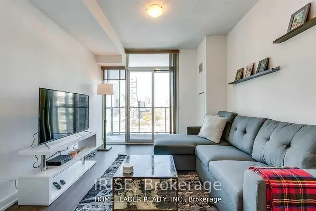 105 GEORGE St #703, Toronto 4