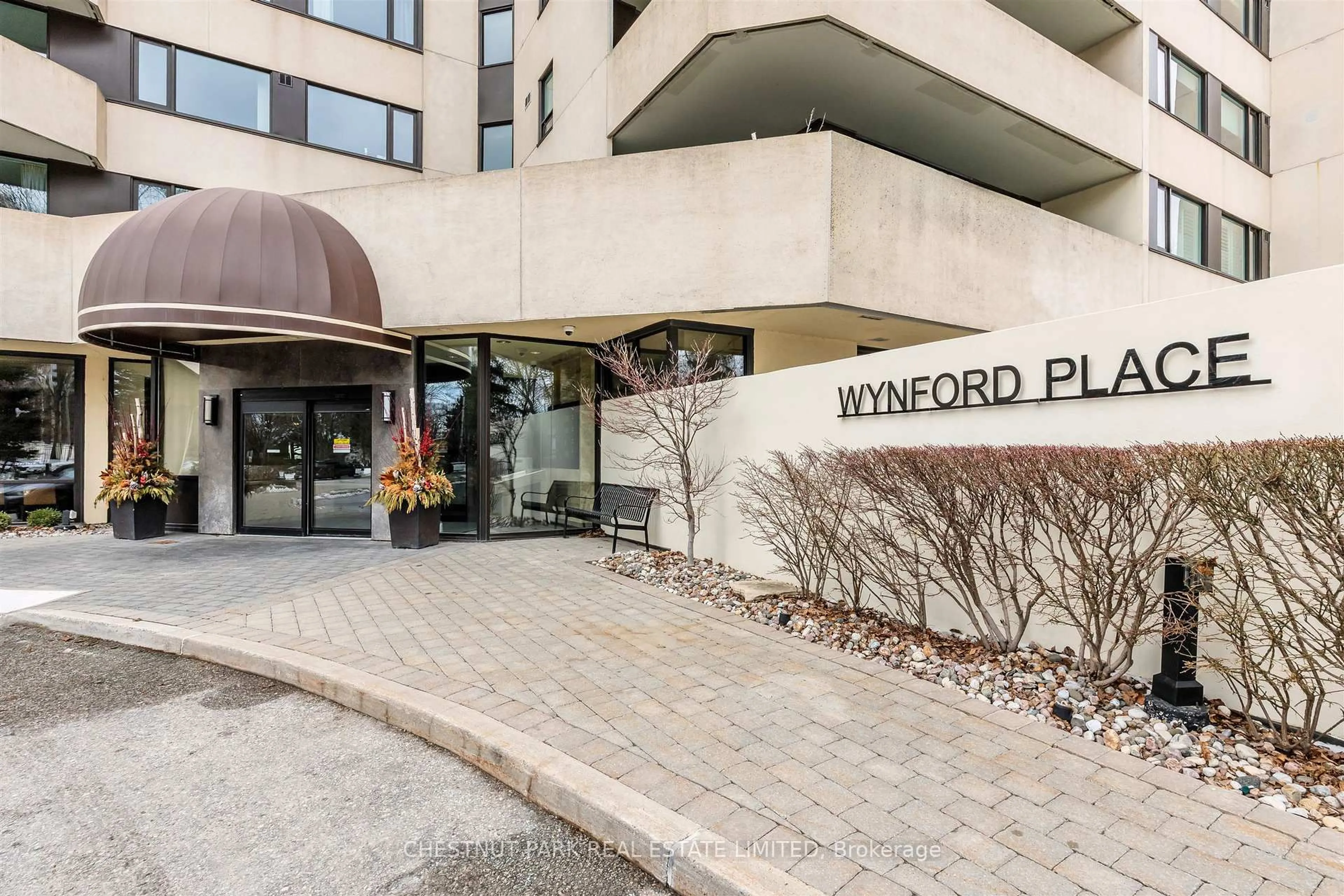 Indoor foyer for 75 Wynford Heights Cres #1501, Toronto Ontario M3C 3H9