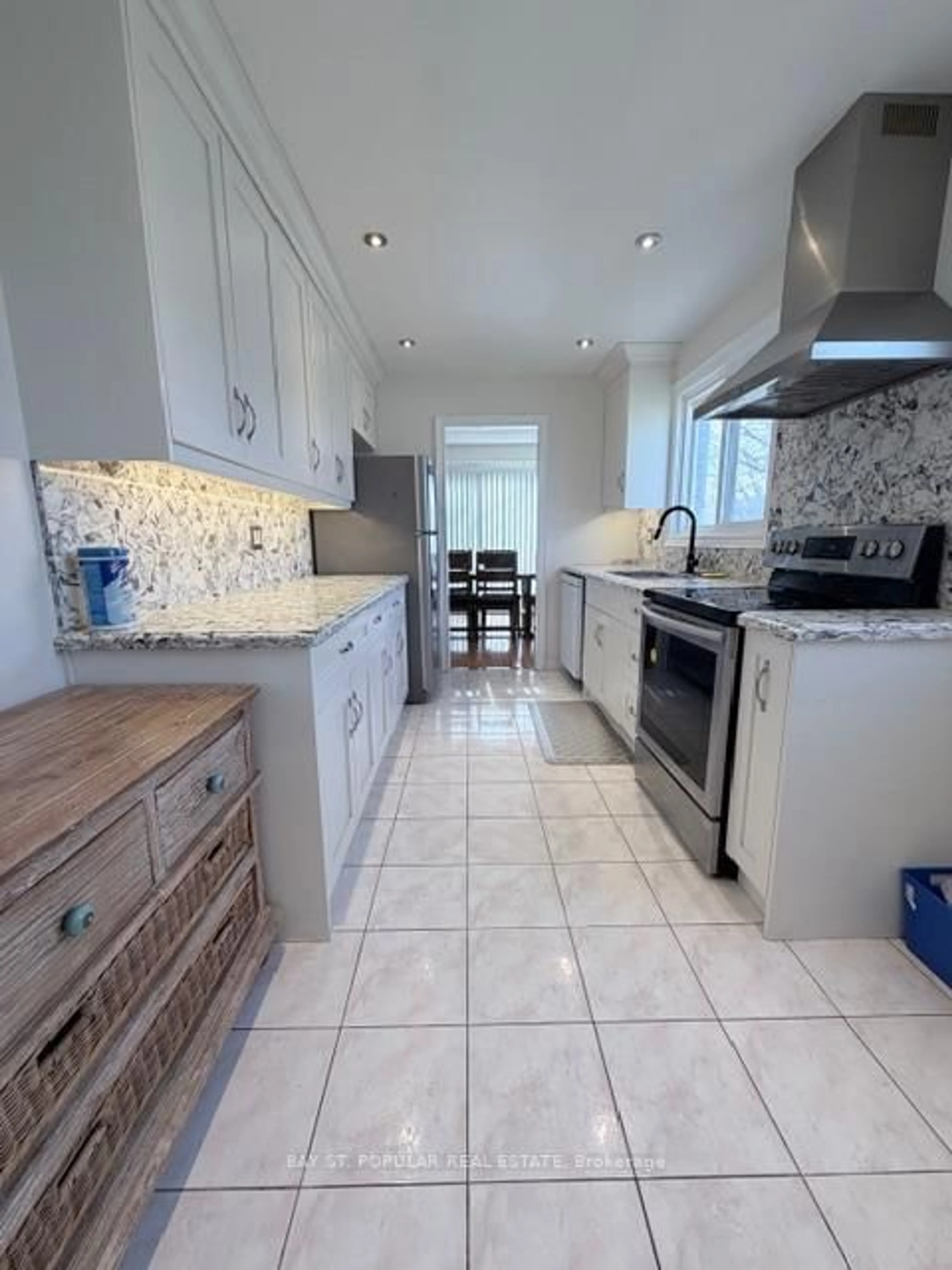 Unknown for 162 Shawnee Circ, Toronto Ontario M2H 2Y2
