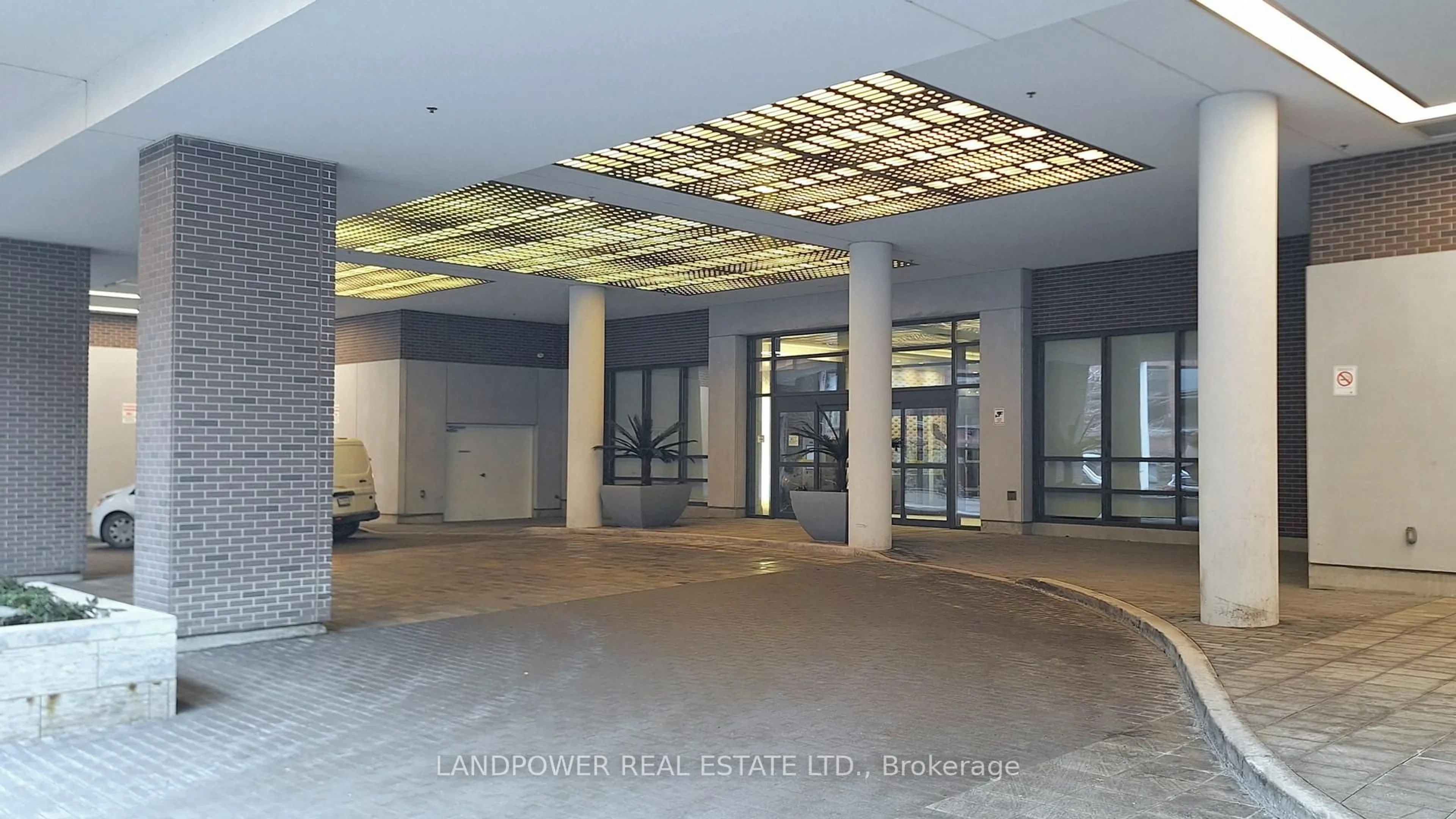 Indoor foyer for 460 Adelaide St #639, Toronto Ontario M5A 1N6