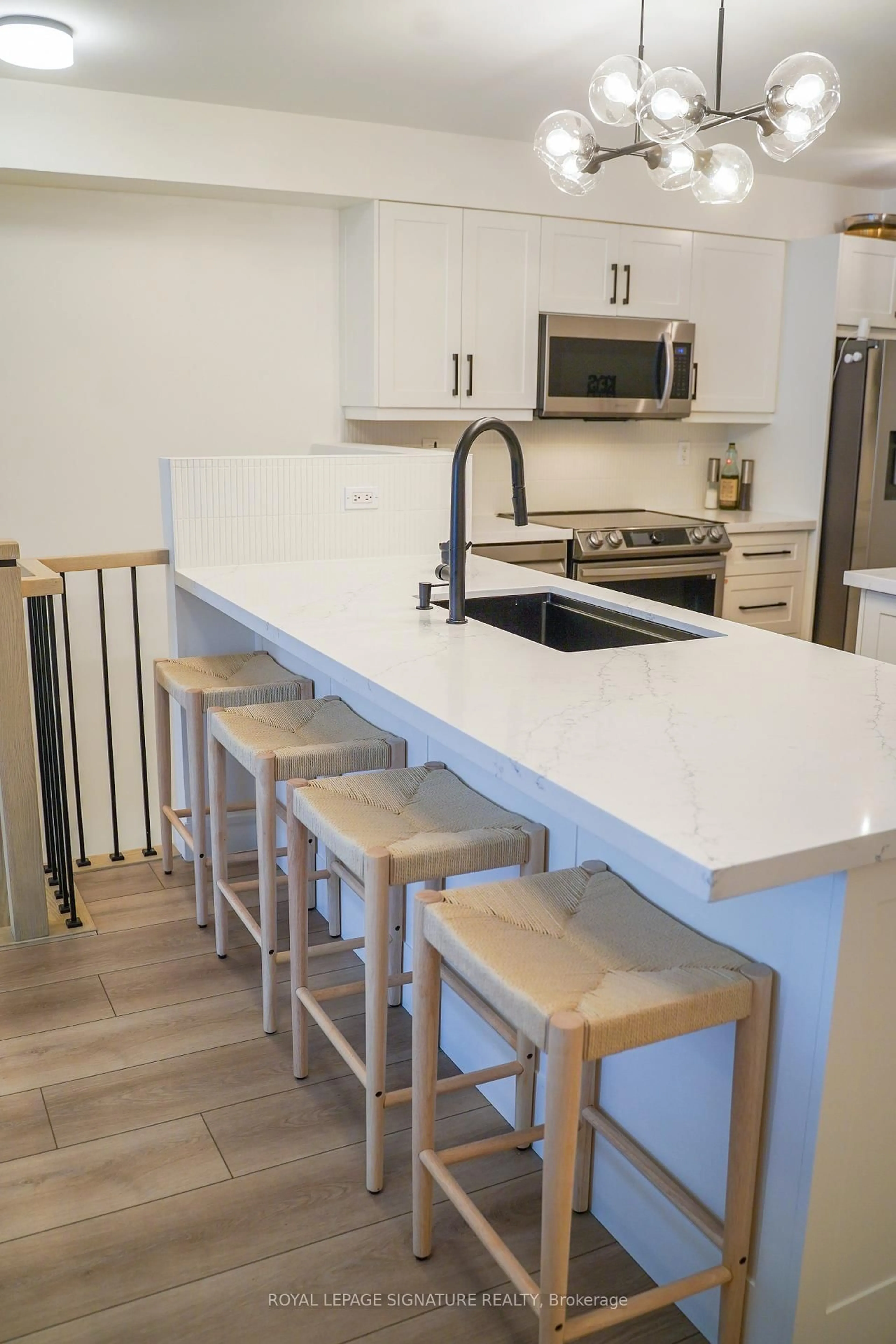 Open concept kitchen, ceramic/tile floor for 118 Finch Ave #Th 5, Toronto Ontario M2N 7G2