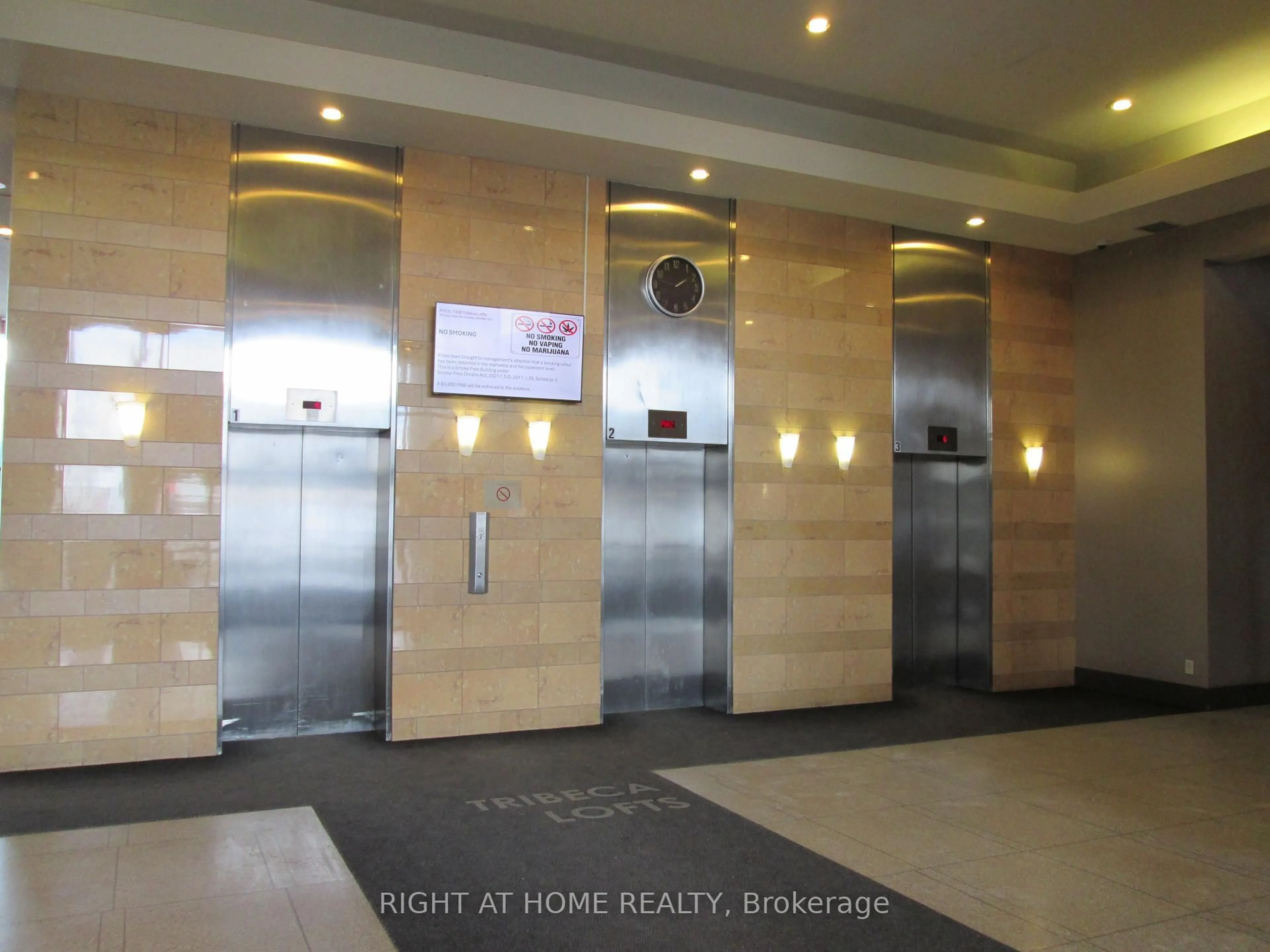 Indoor foyer for 797 Don Mills Rd #206, Toronto Ontario M3C 1V1