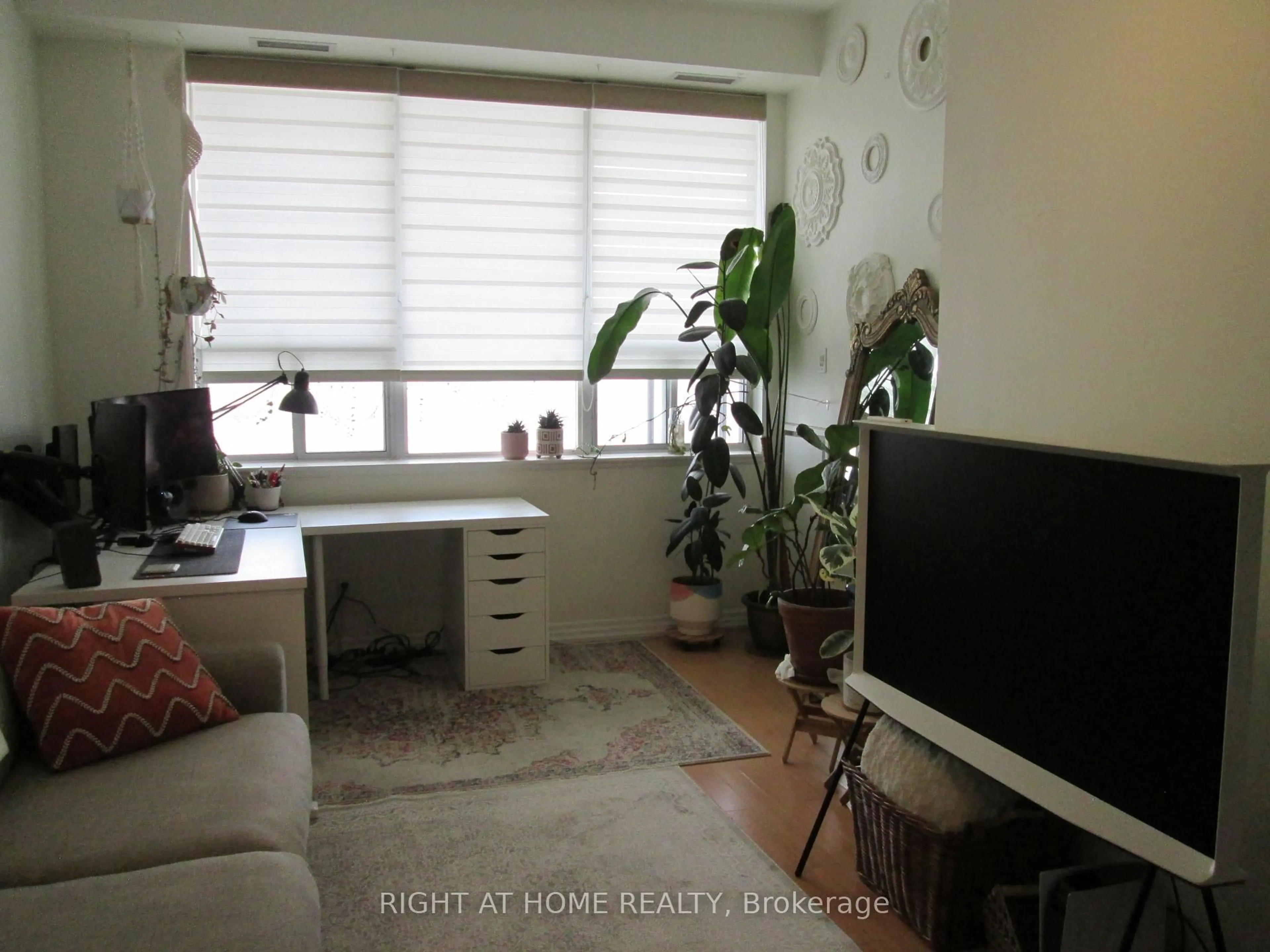A pic of a room for 797 Don Mills Rd #206, Toronto Ontario M3C 1V1