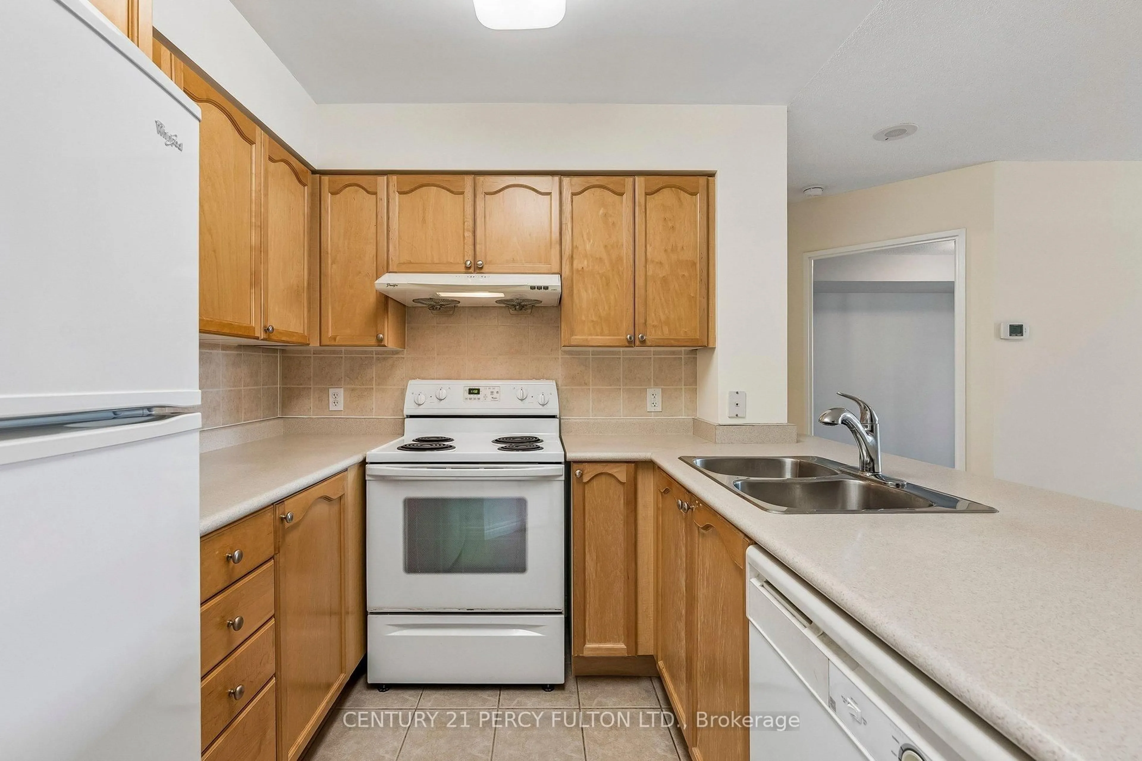 Standard kitchen, unknown for 23 Hollywood Ave #901, Toronto Ontario M2N 7L8