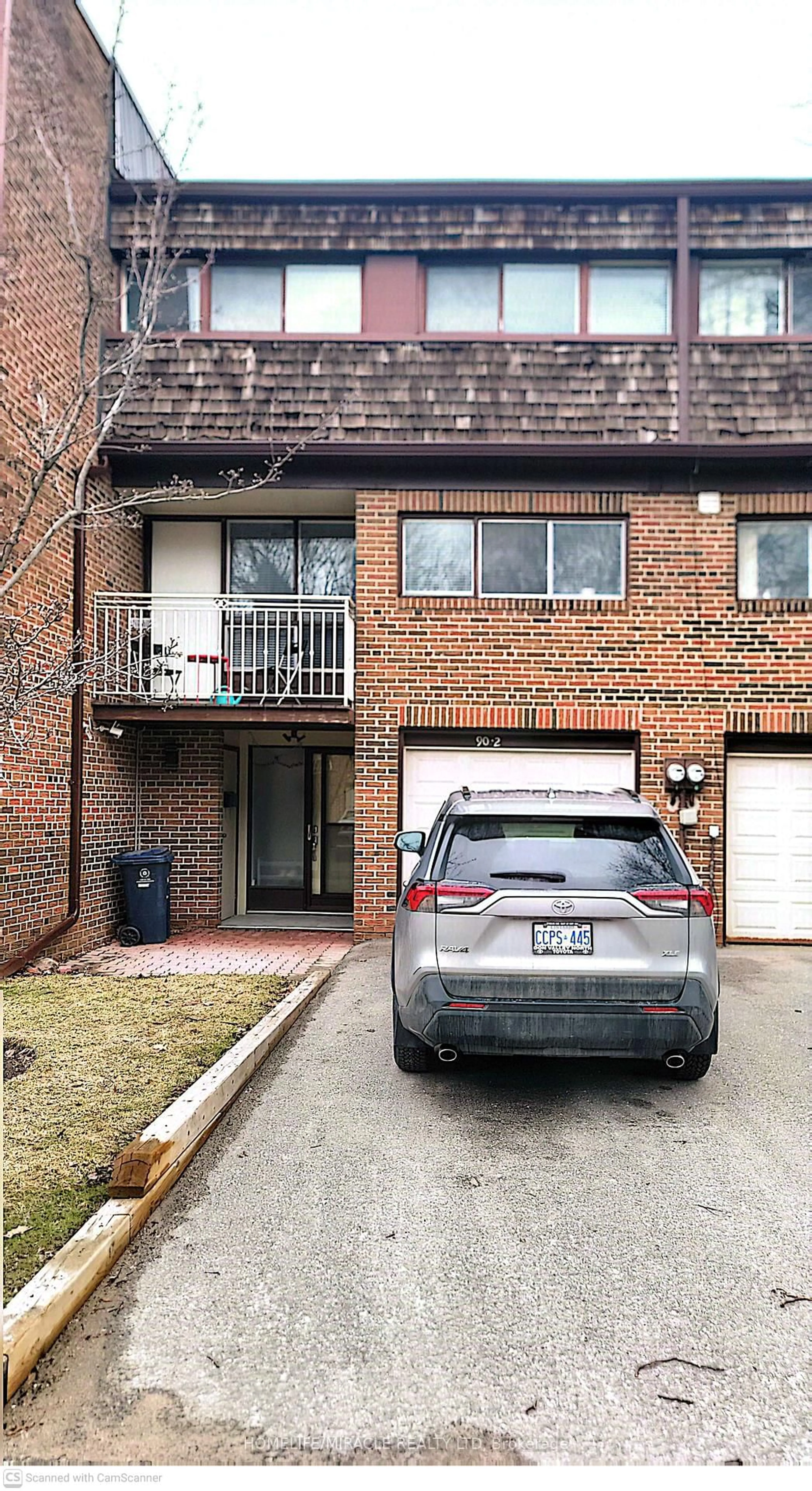 Home with brick exterior material, street for 90 Castlebury Cres #2, Toronto Ontario M2H 1W8