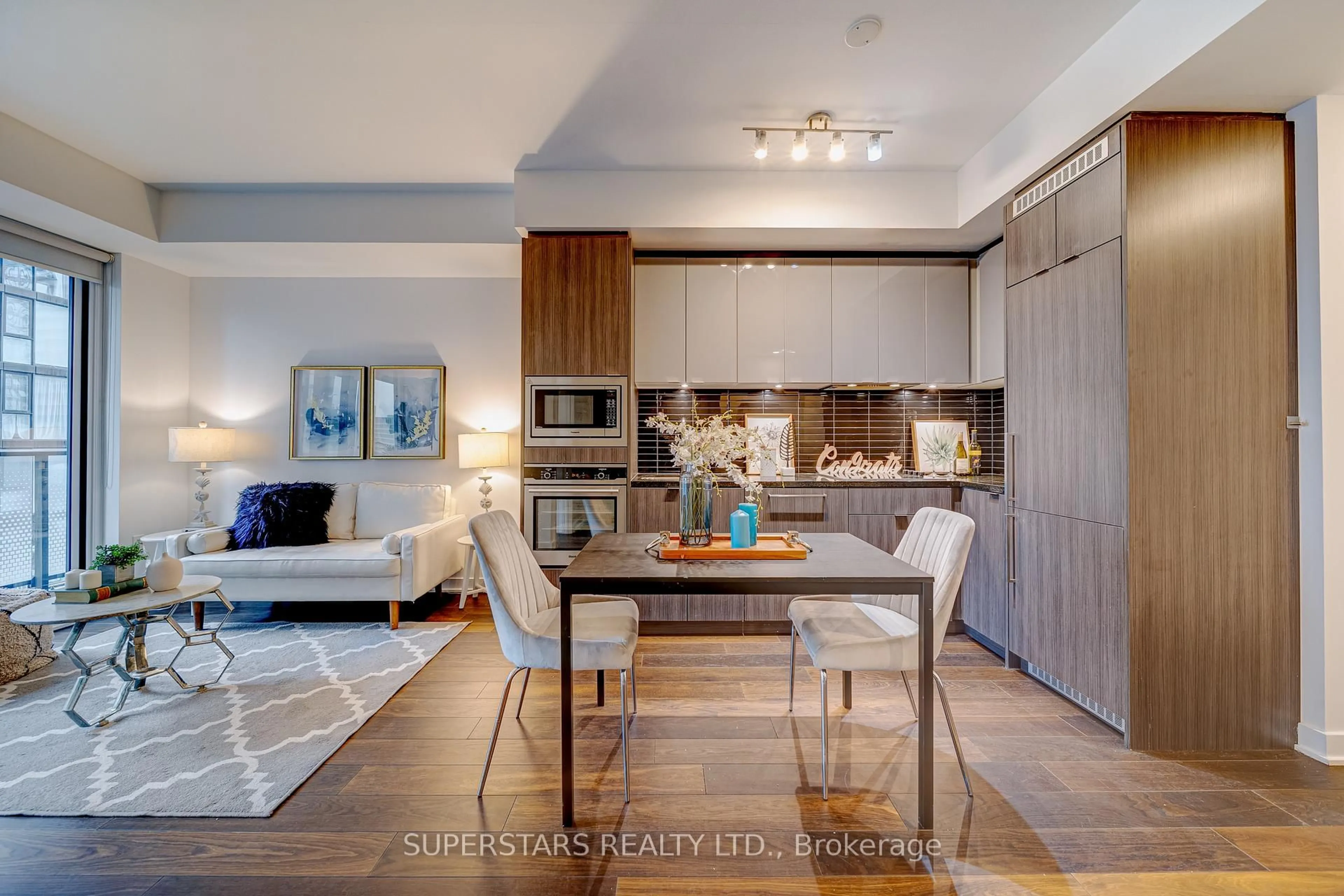 Open concept kitchen, unknown for 115 Blue Jays Way #2907, Toronto Ontario M5V 0N4
