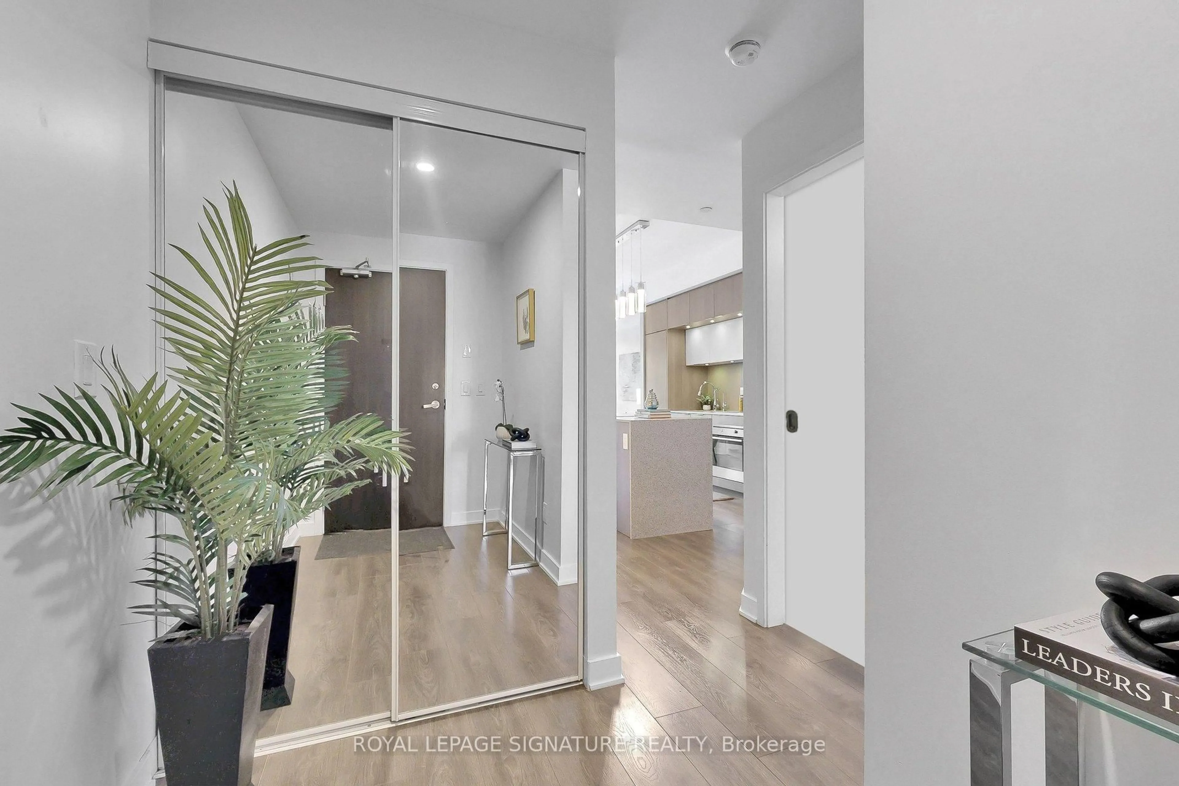 Indoor entryway for 170 Sumach St #907, Toronto Ontario M5A 0C3