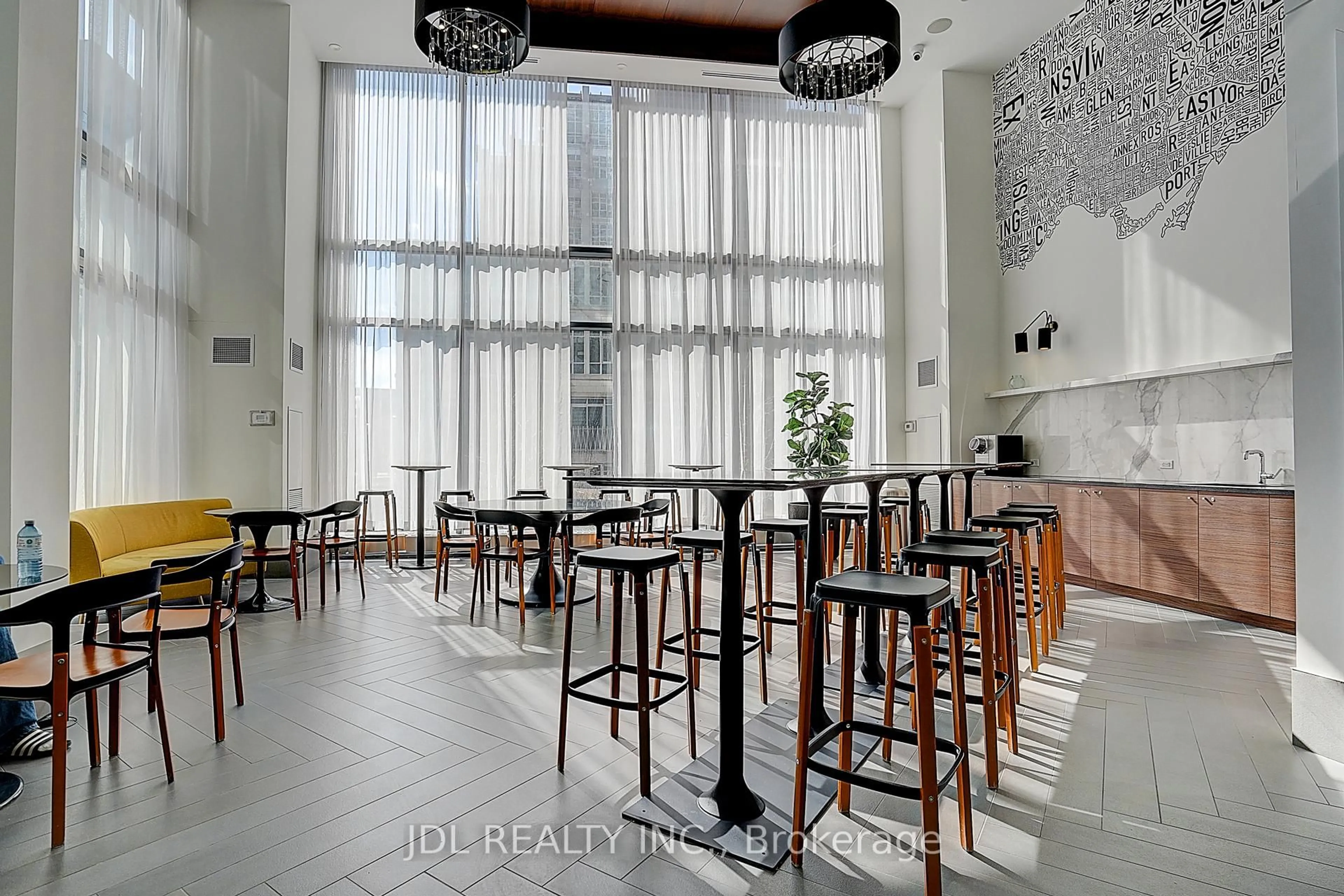 Unknown for 38 Iannuzzi St #10, Toronto Ontario M5V 0S2