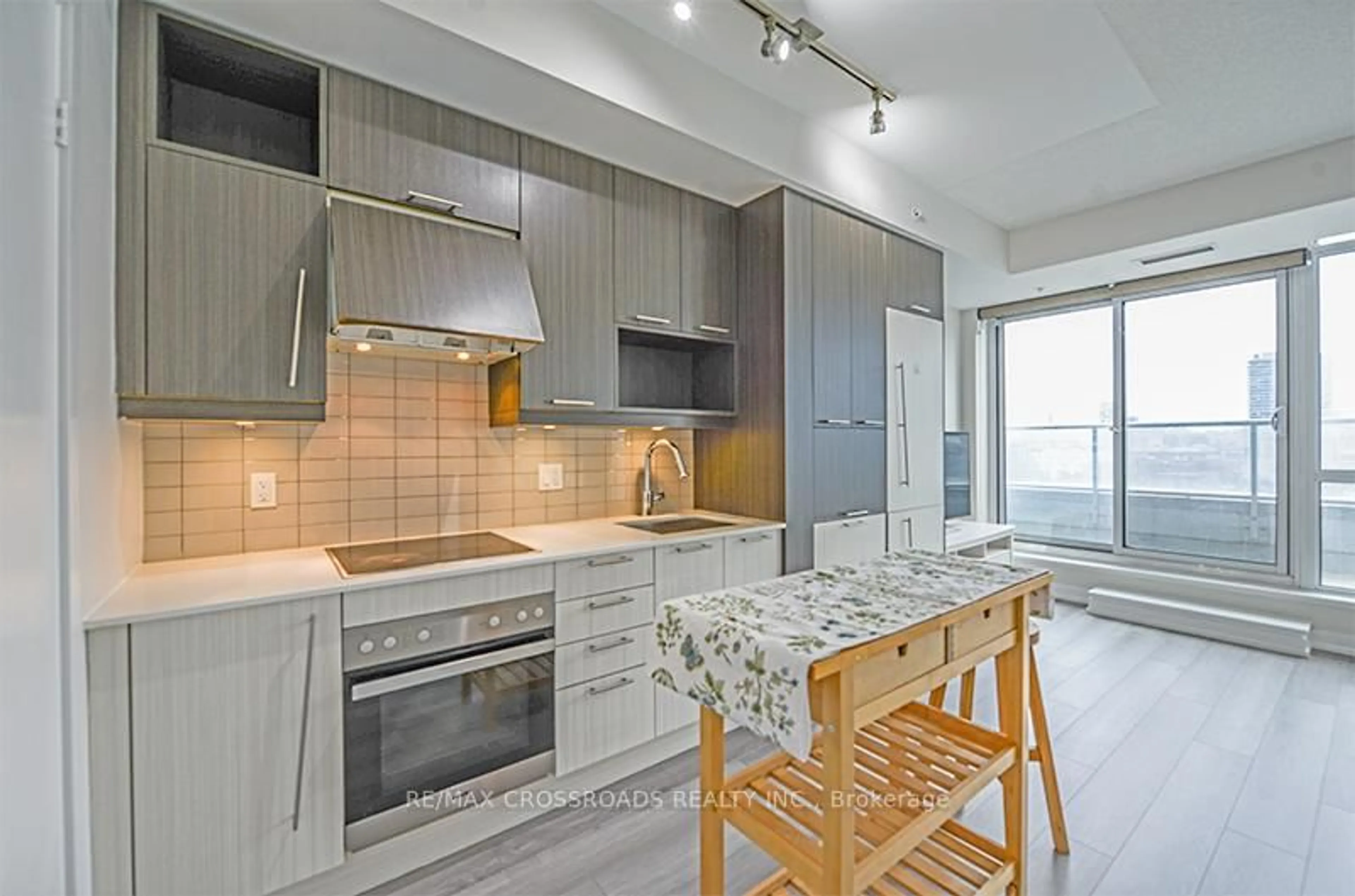 Unknown for 199 Richmond St #1708, Toronto Ontario M5V 0H4