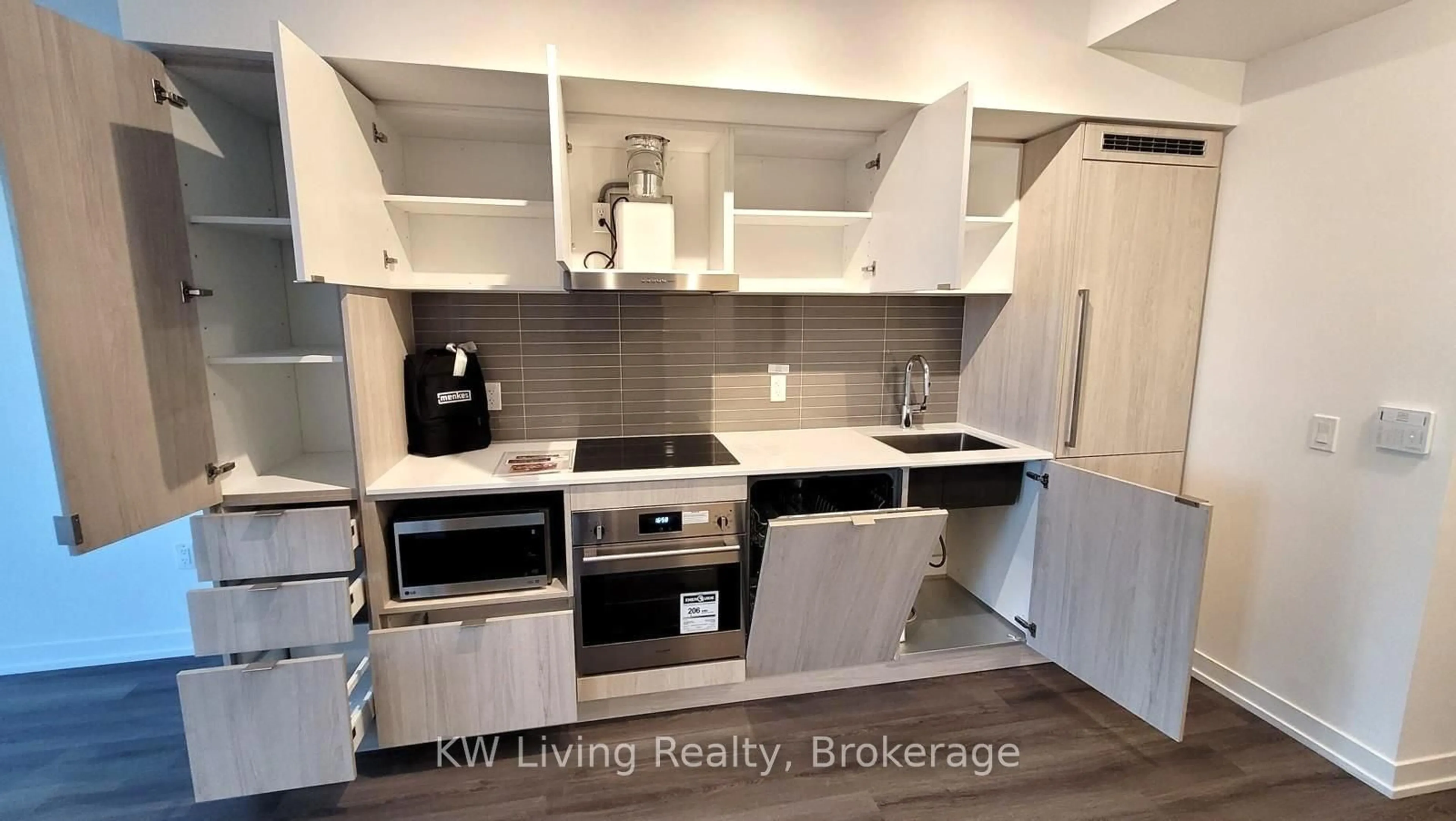 Unknown for 138 Downes St #1905, Toronto Ontario M5E 0E4