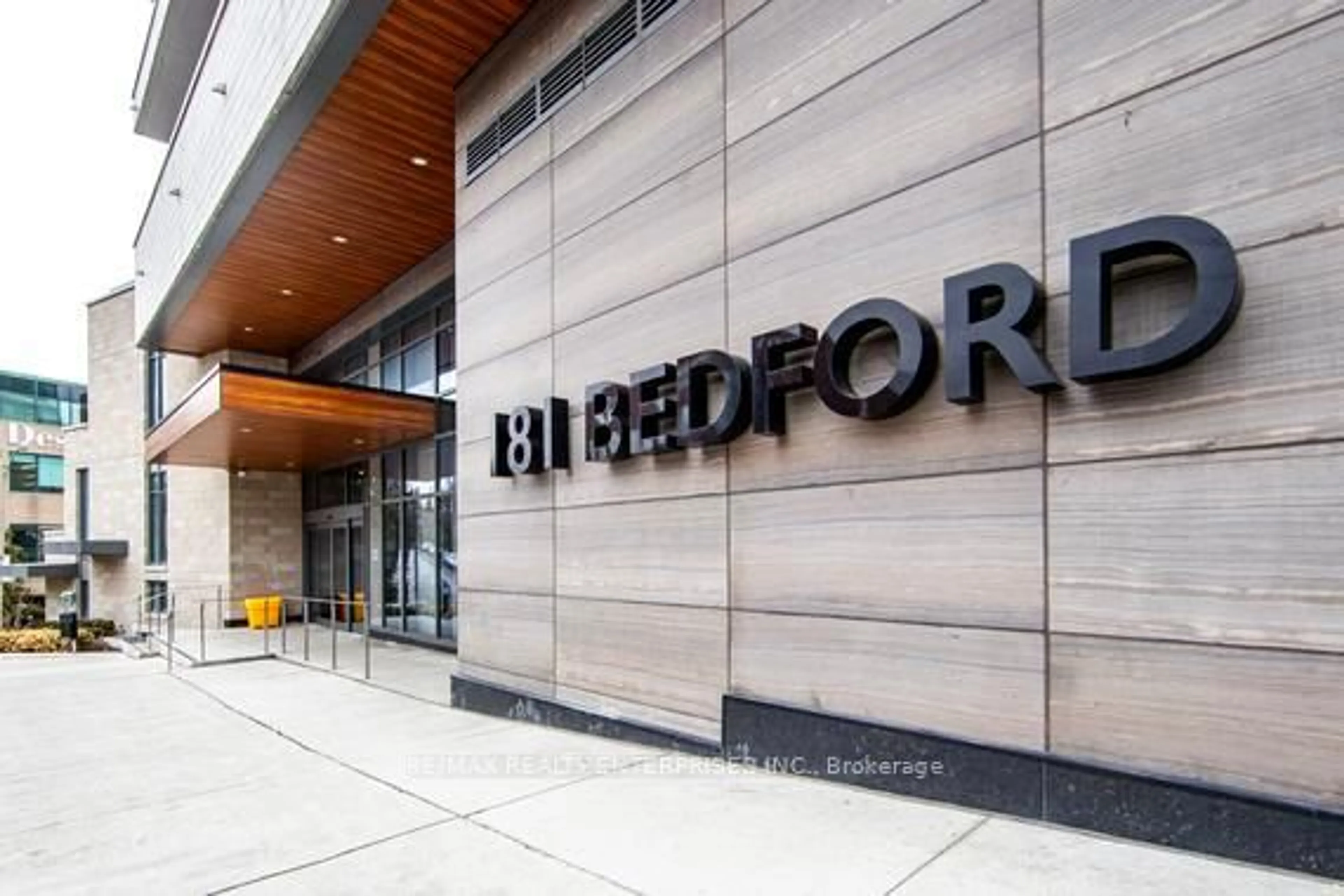 Indoor foyer for 181 Bedford Rd #1301, Toronto Ontario M5R 0C2