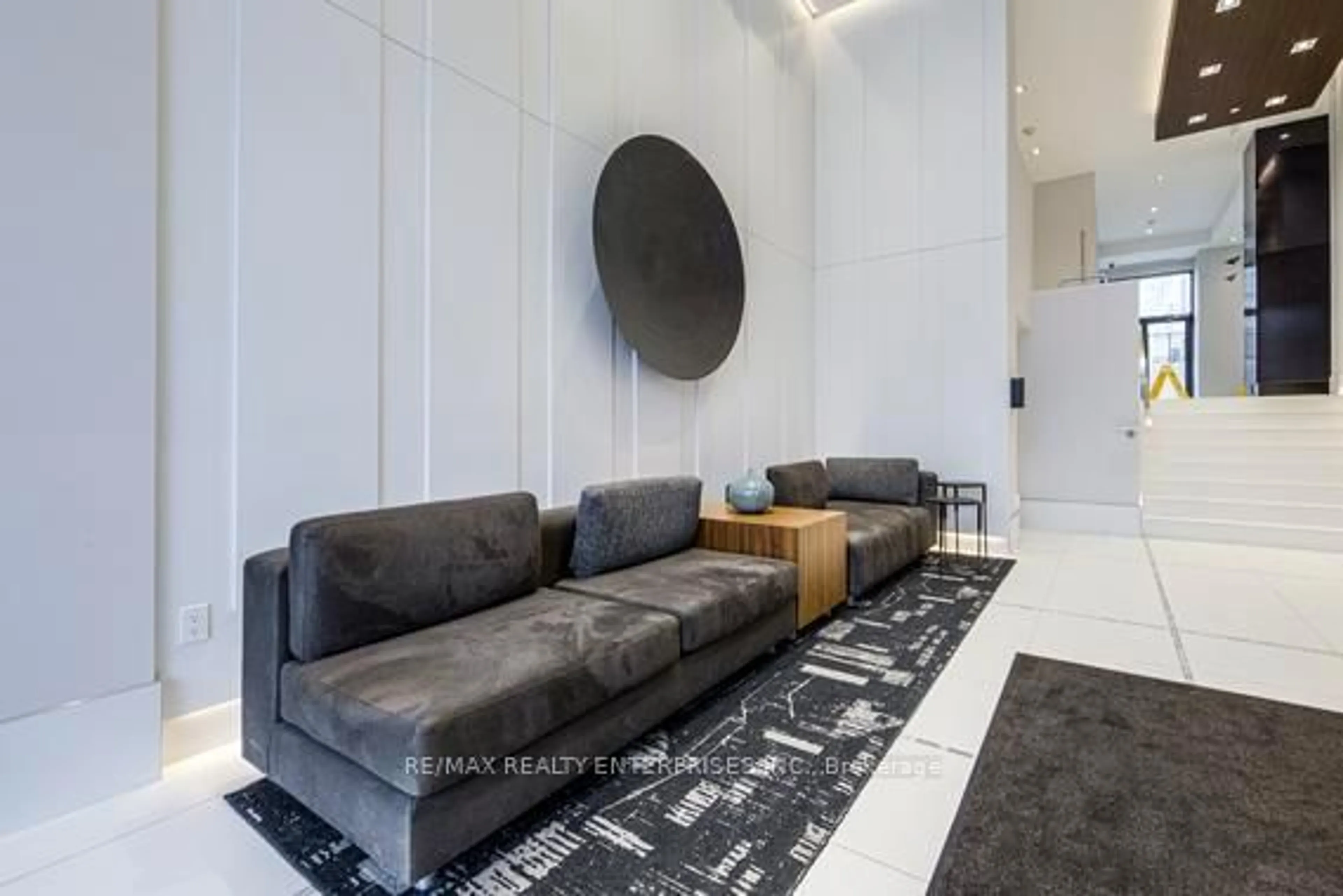 Lobby for 181 Bedford Rd #1301, Toronto Ontario M5R 0C2