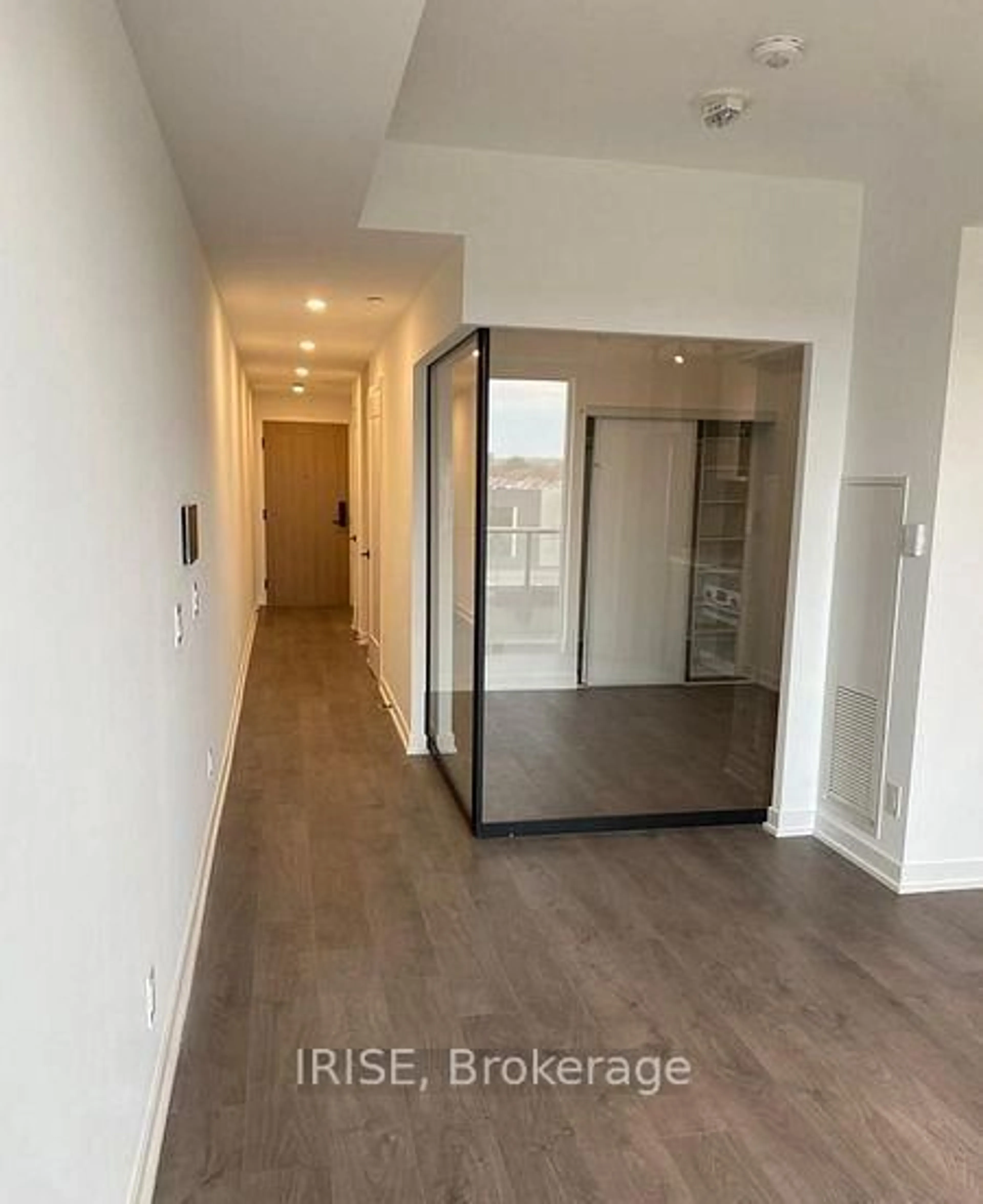 Indoor entryway for 5 DEFRIES St #506, Toronto Ontario M5A 3R4