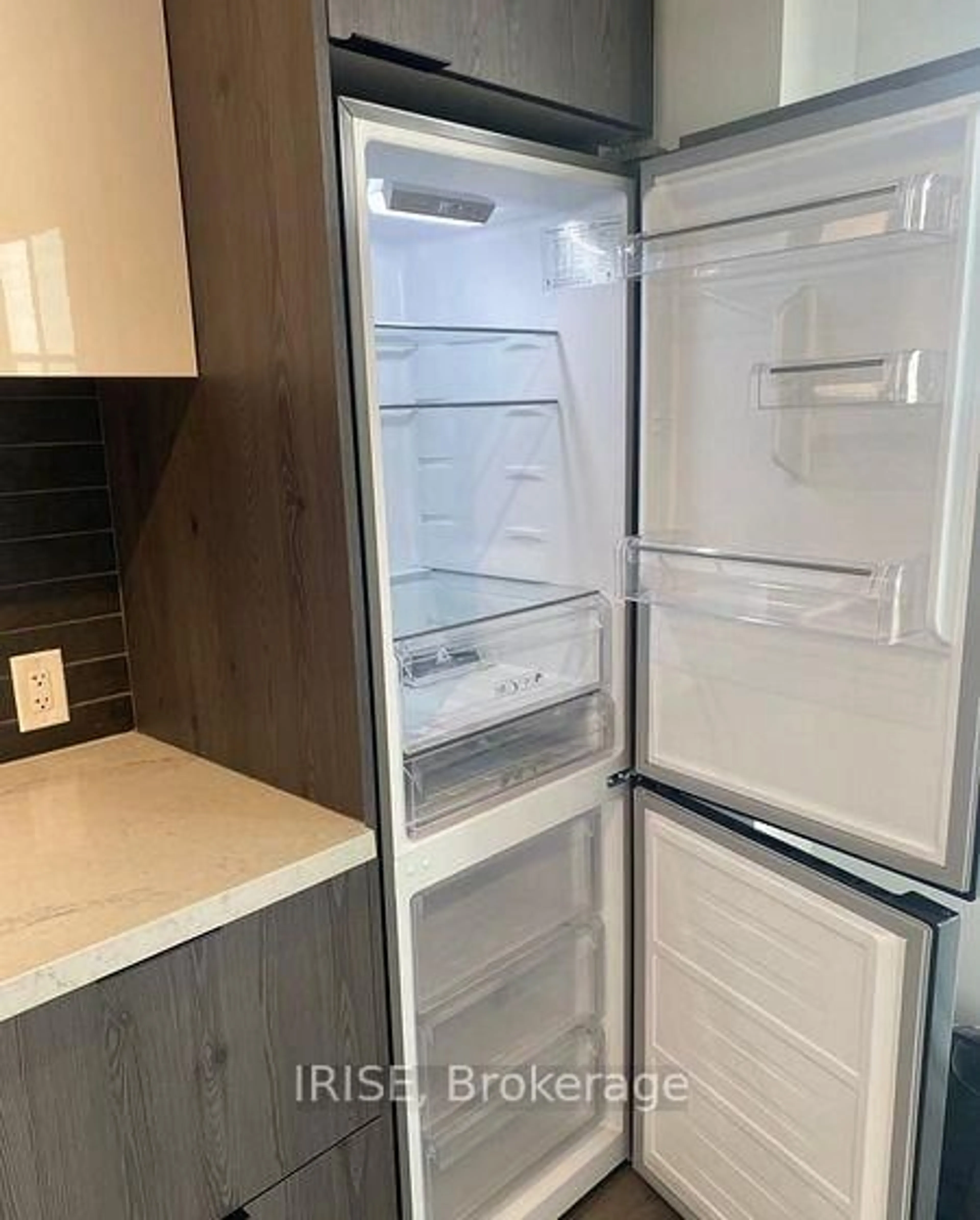 Standard kitchen, unknown for 5 DEFRIES St #506, Toronto Ontario M5A 3R4