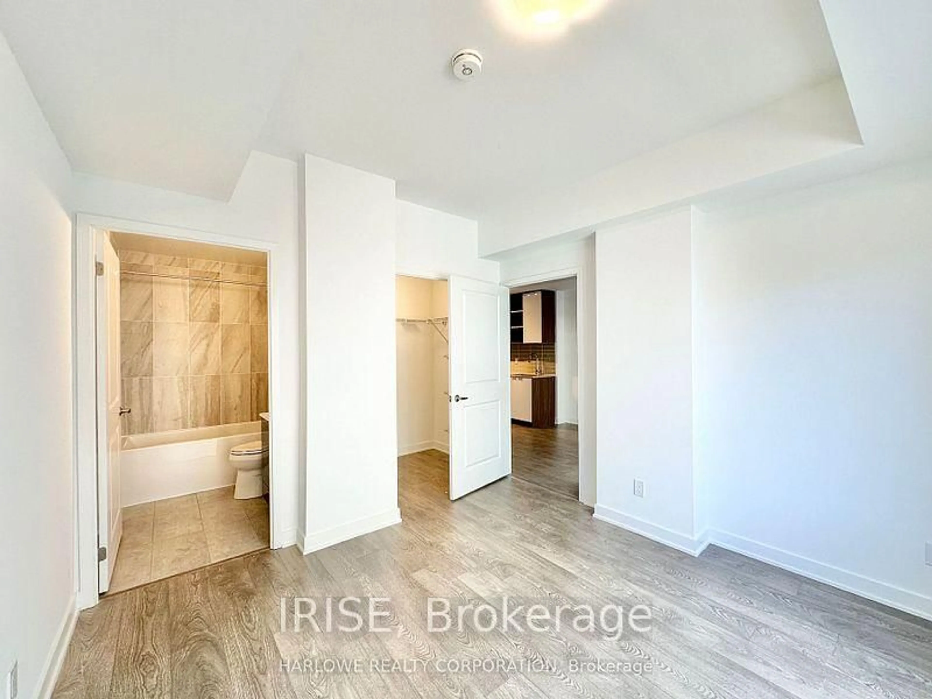 A pic of a room for 543 Richmond St #408, Toronto Ontario M5V 1Y6