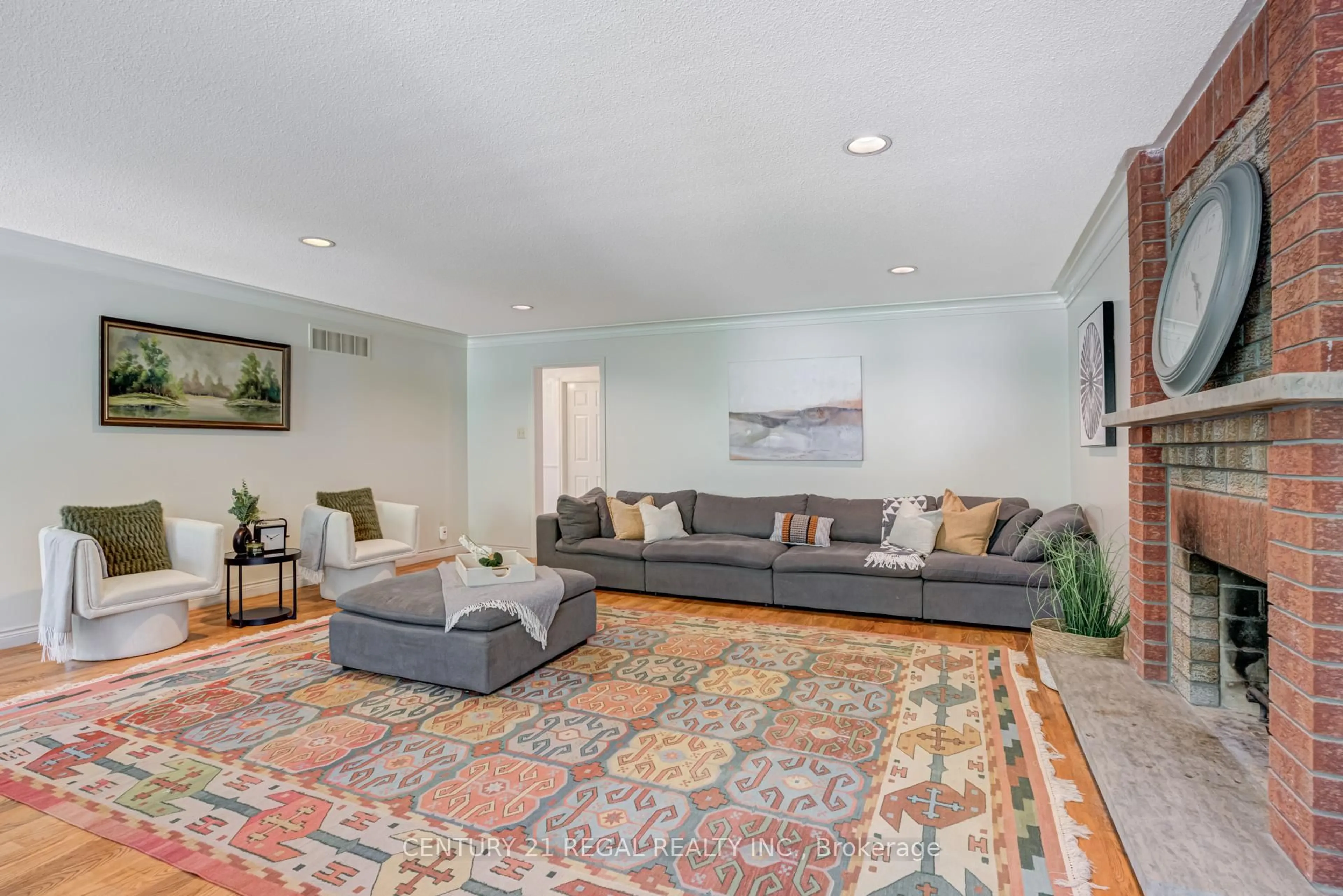 Living room with furniture, carpet floor for 52 Ranee Ave, Toronto Ontario M6A 1M9